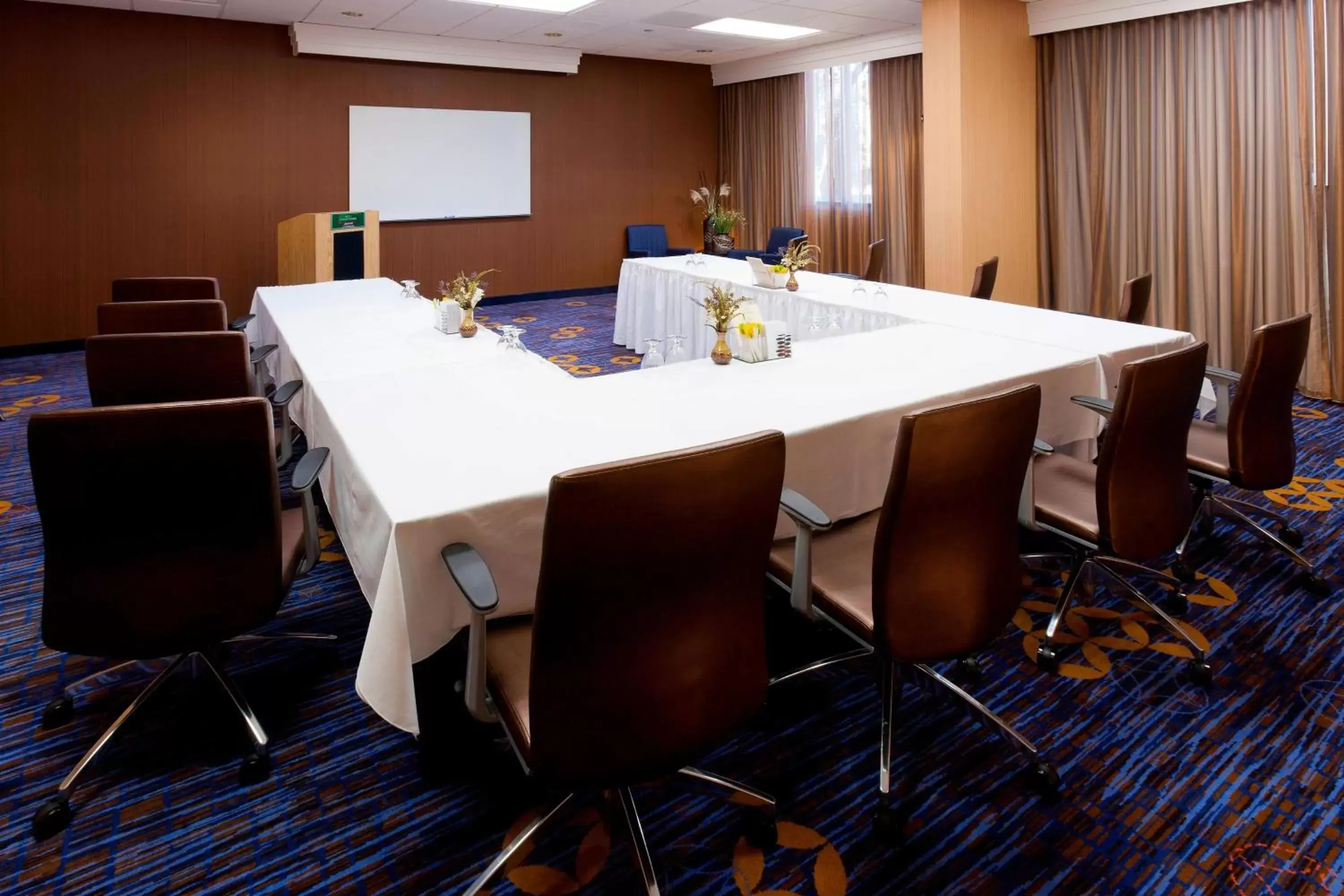 Meeting/conference room in Courtyard by Marriott Cypress Anaheim / Orange County