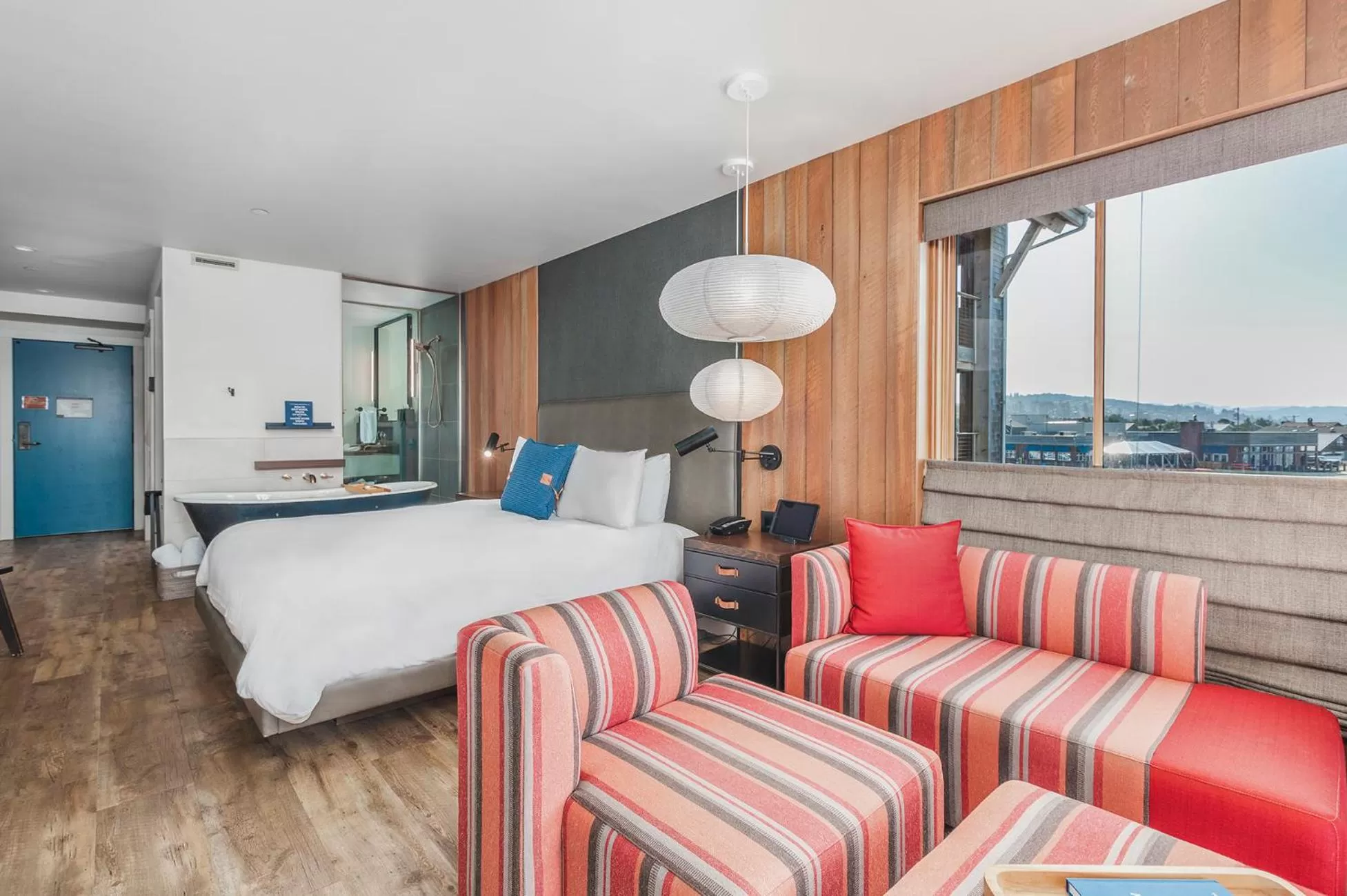 Bed in Headlands Coastal Lodge & Spa