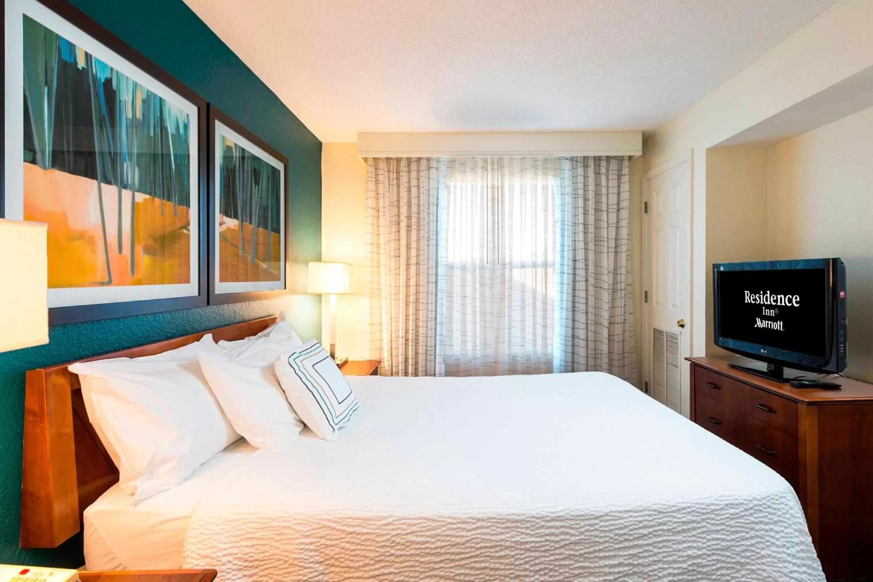 Bedroom, Bed in Residence Inn by Marriott Lakeland
