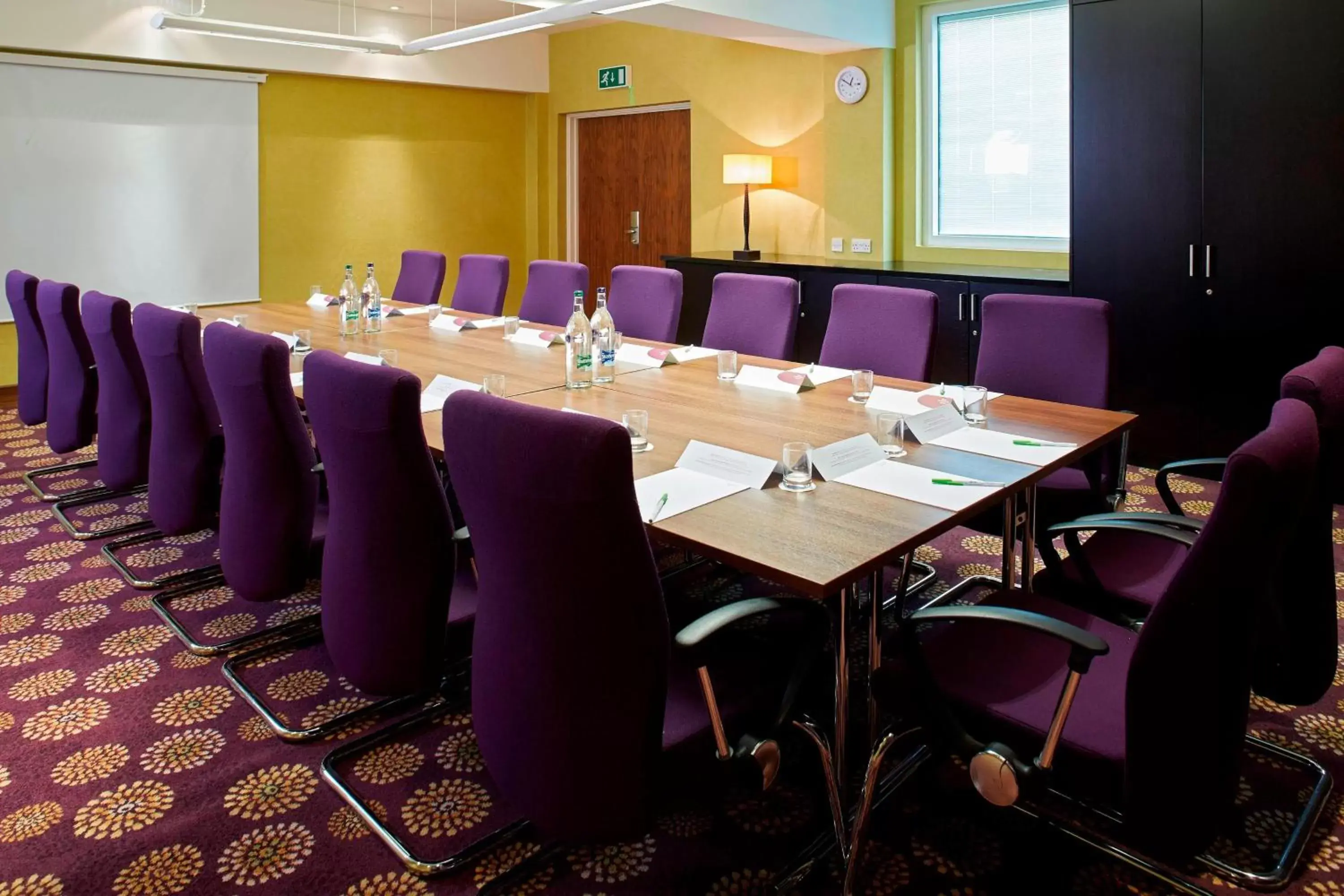 Meeting/conference room in Courtyard by Marriott London Gatwick Airport