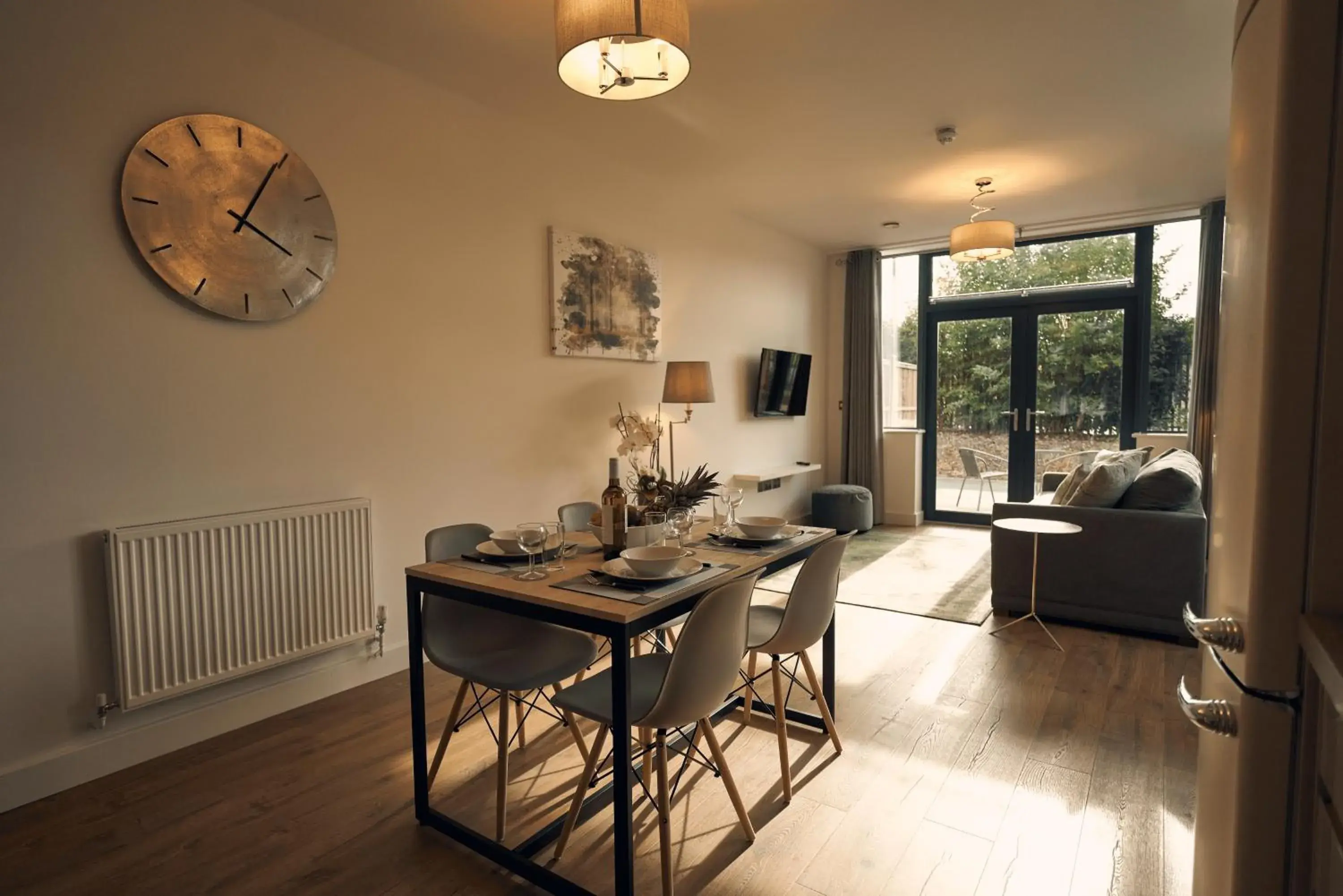 Deluxe One-Bedroom Apartment in Herongate Apartments Deluxe One-Bedroom Apartment in Herongate Apartments