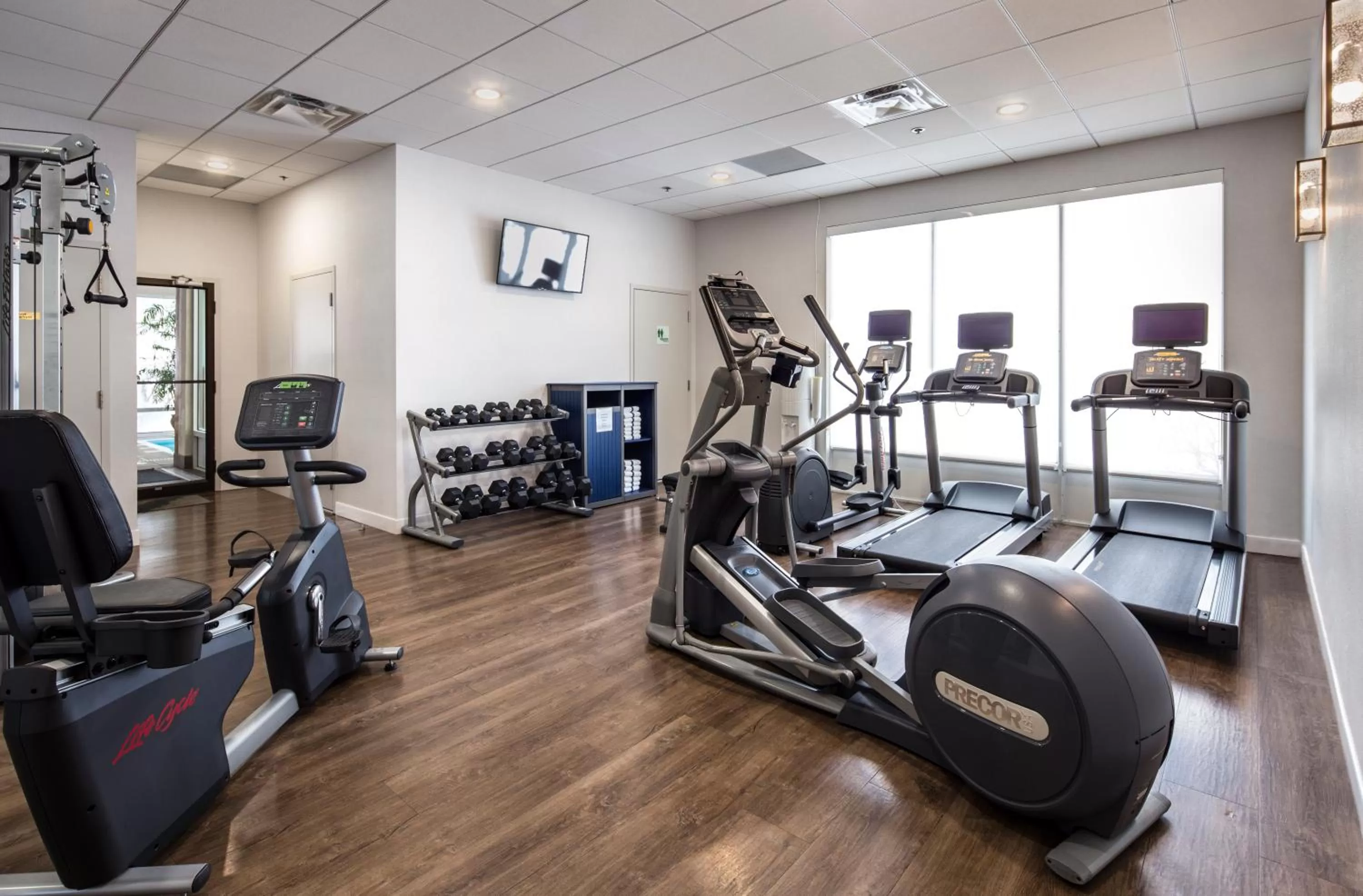 Fitness centre/facilities in Holiday Inn Montreal Longueuil by IHG