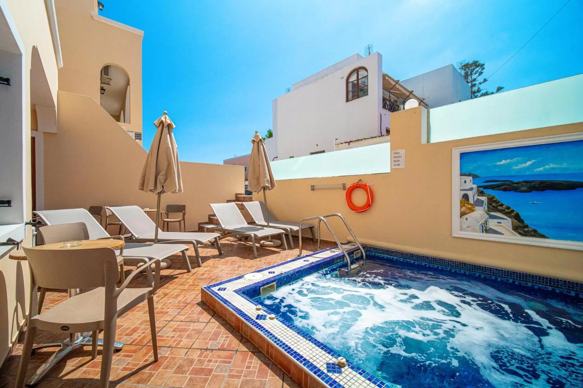 Swimming pool in Antonia Hotel