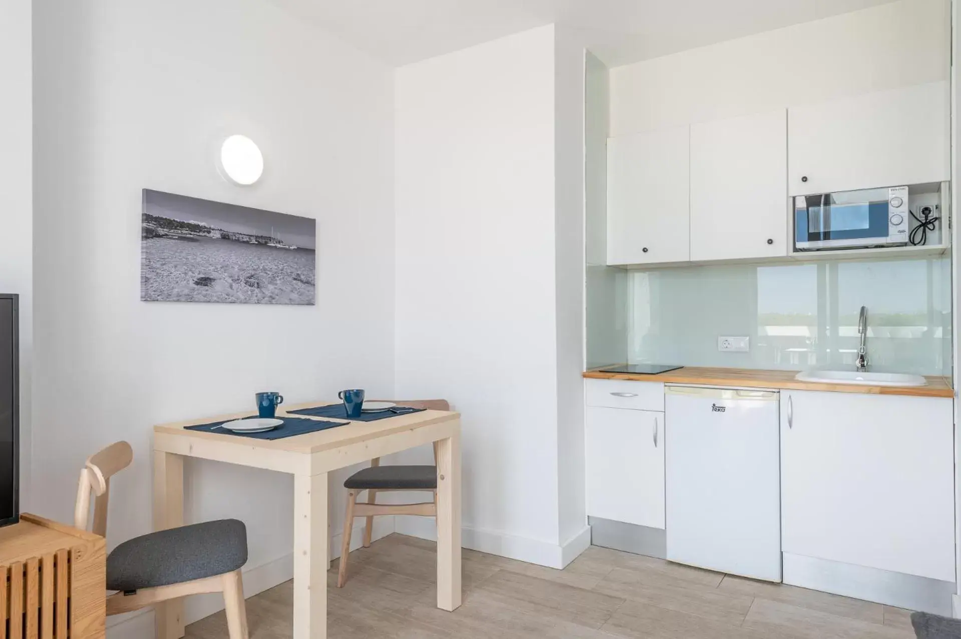 Kitchen or kitchenette, Kitchen/Kitchenette in Orange Colom - Seaside Apartments