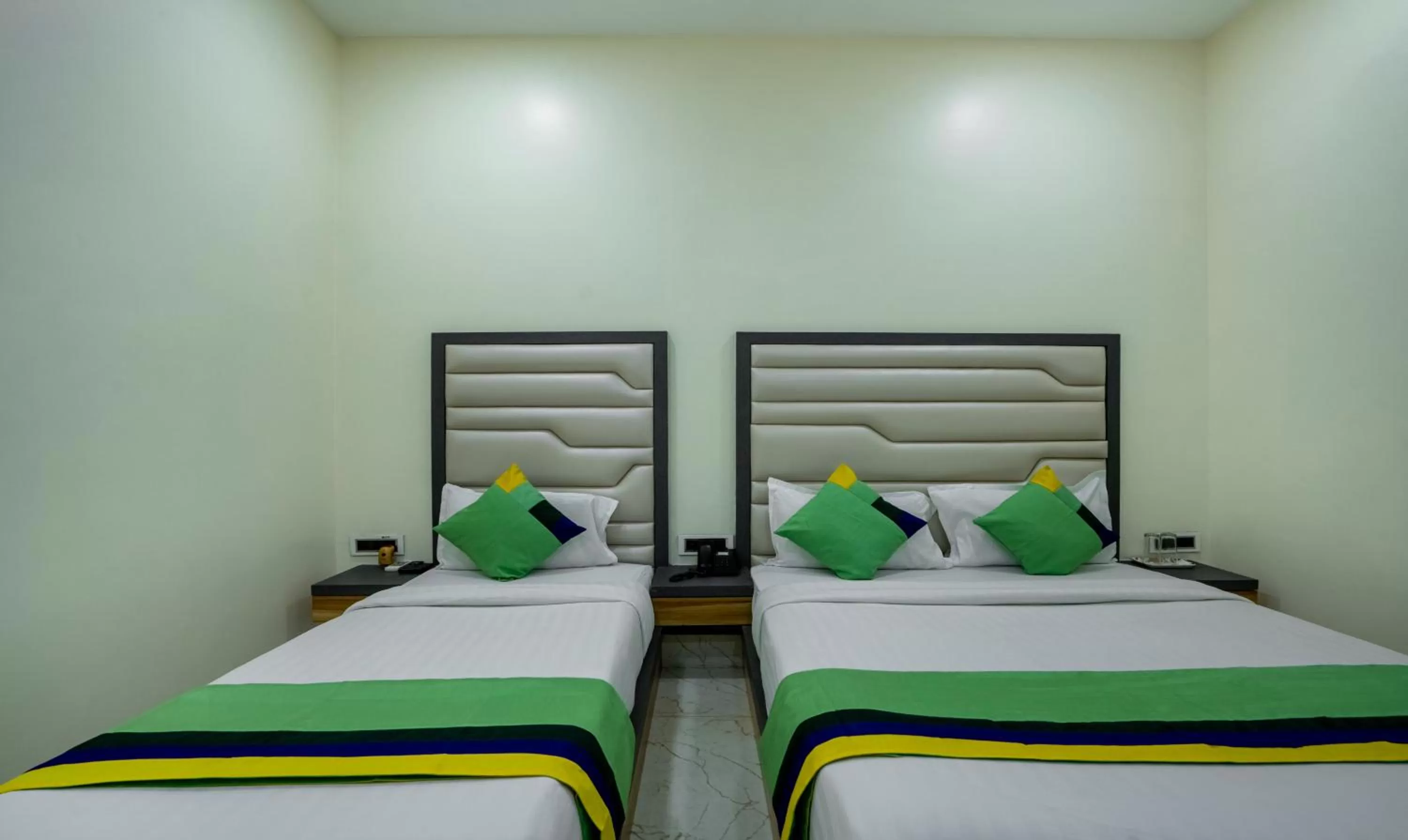 Bed in Treebo Zaid International Powai