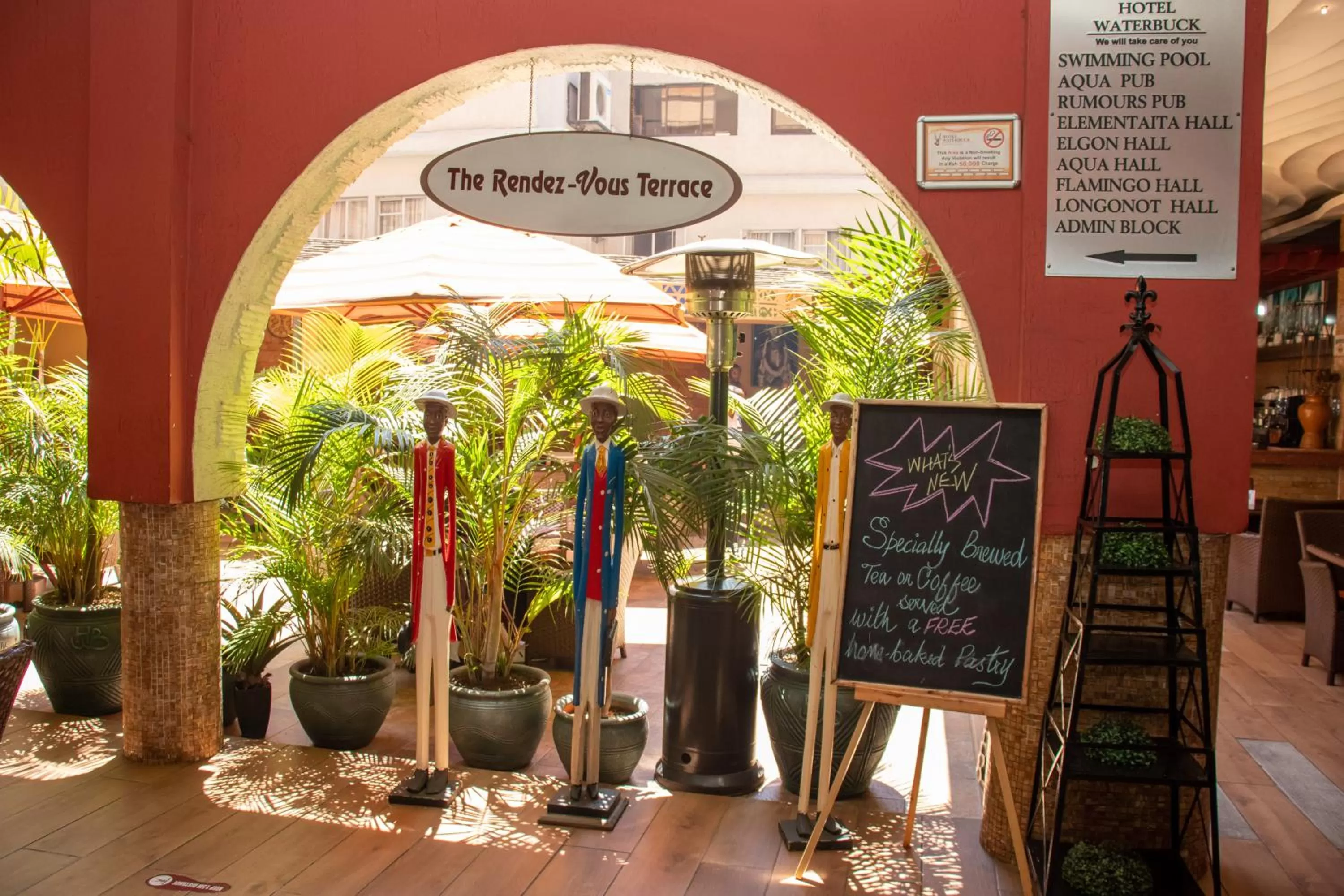 Restaurant/places to eat in Hotel Waterbuck