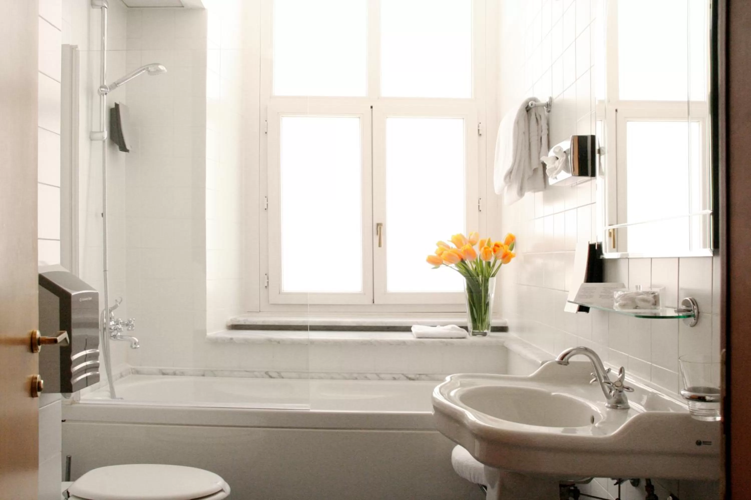 Bathroom in Best Western Hotel Artdeco