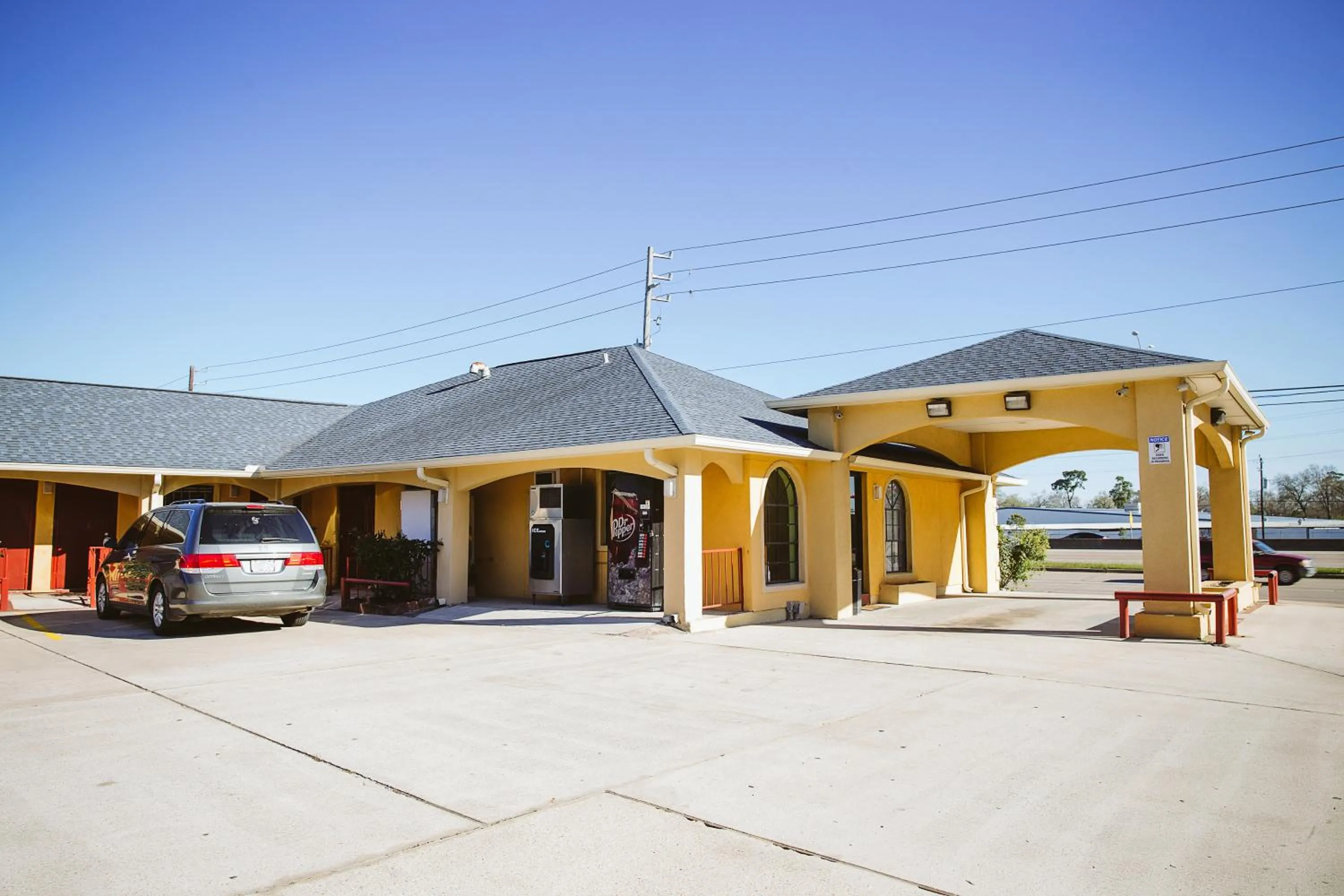 Property building in REGENCY INN - CHANNELVIEW