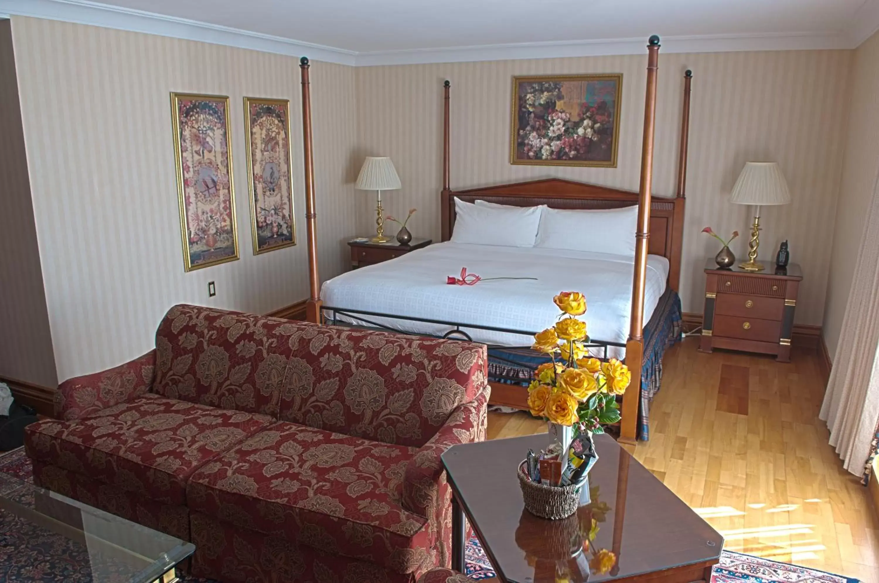 Deluxe King Room in The Waterside Inn