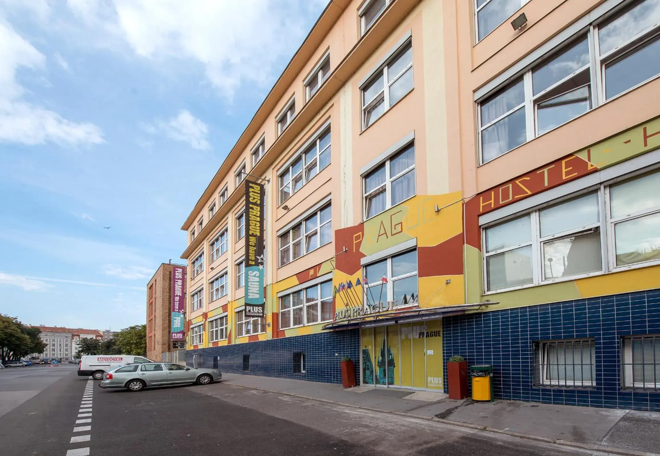 Facade/entrance in Plus Prague Facade/entrance in Plus Prague