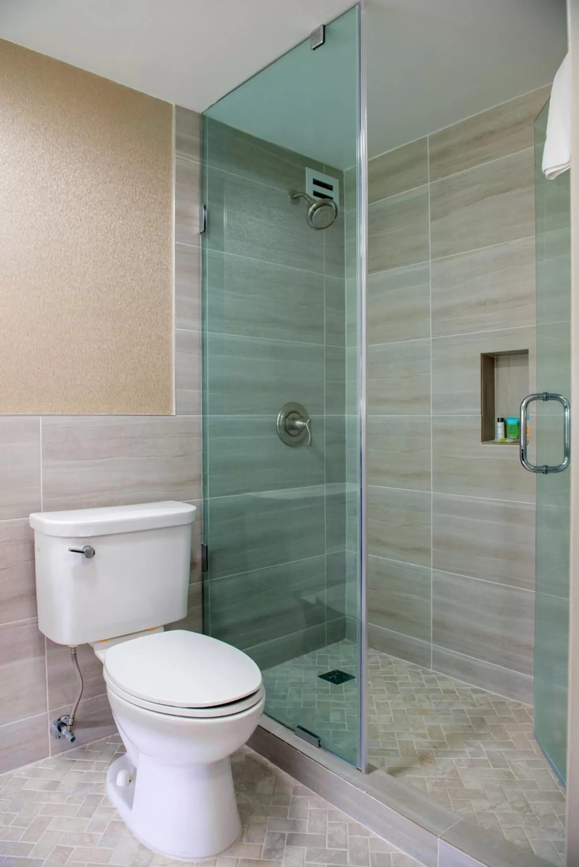 Bathroom in Holiday Inn Baton Rouge College Drive I-10, an IHG Hotel