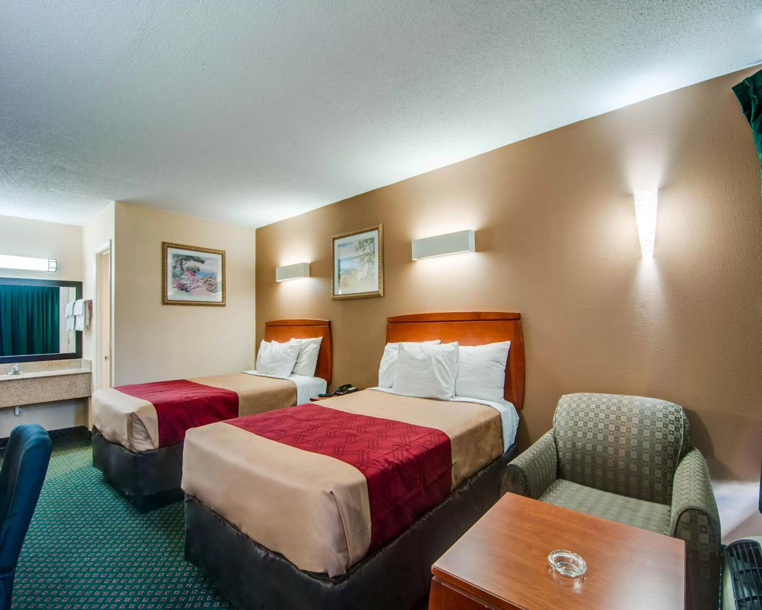Double Room with Two Double Beds - Smoking in Econo Lodge Roanoke Civic Center