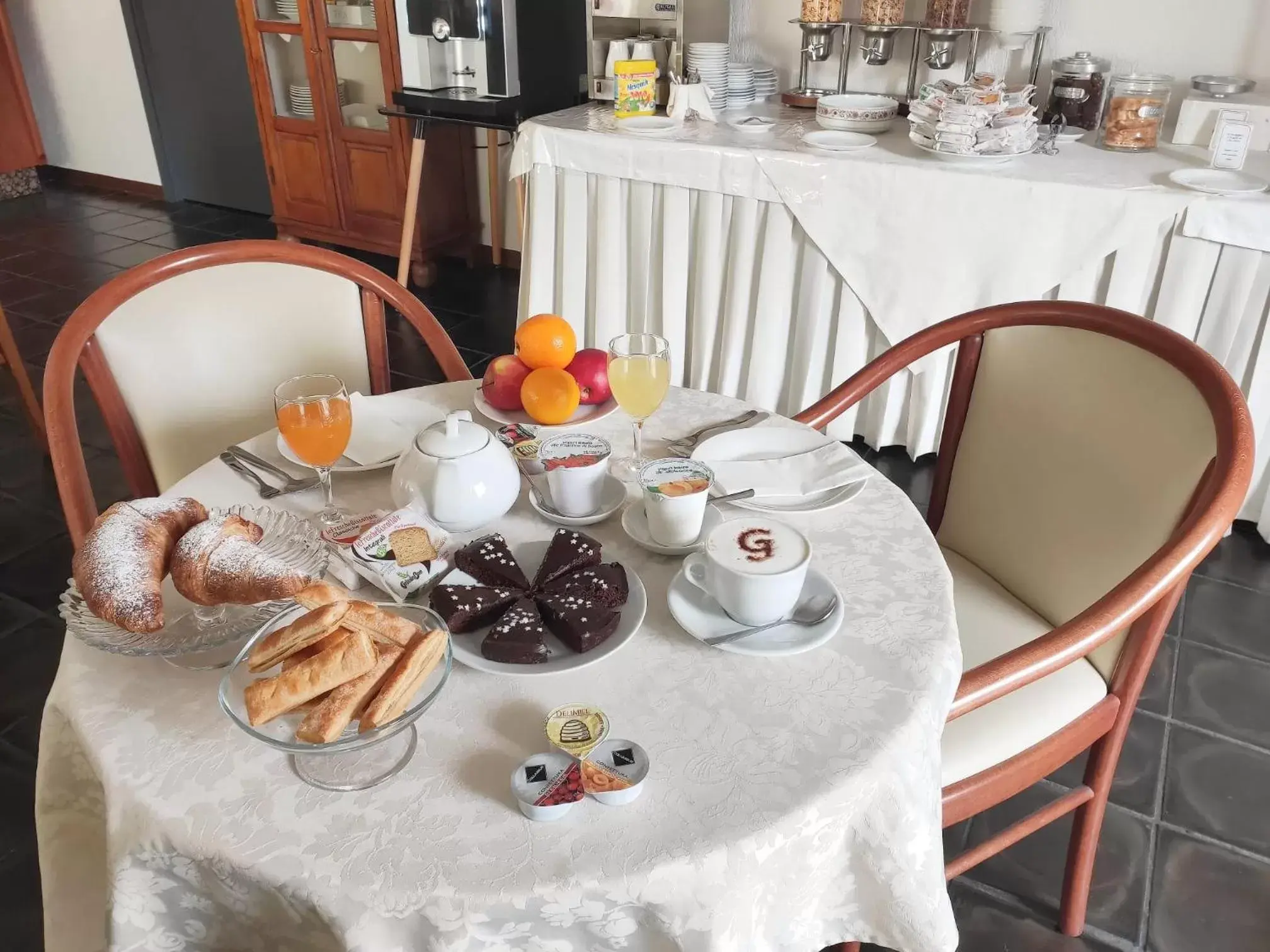 Breakfast, Restaurant/Places to Eat in Hotel Galant