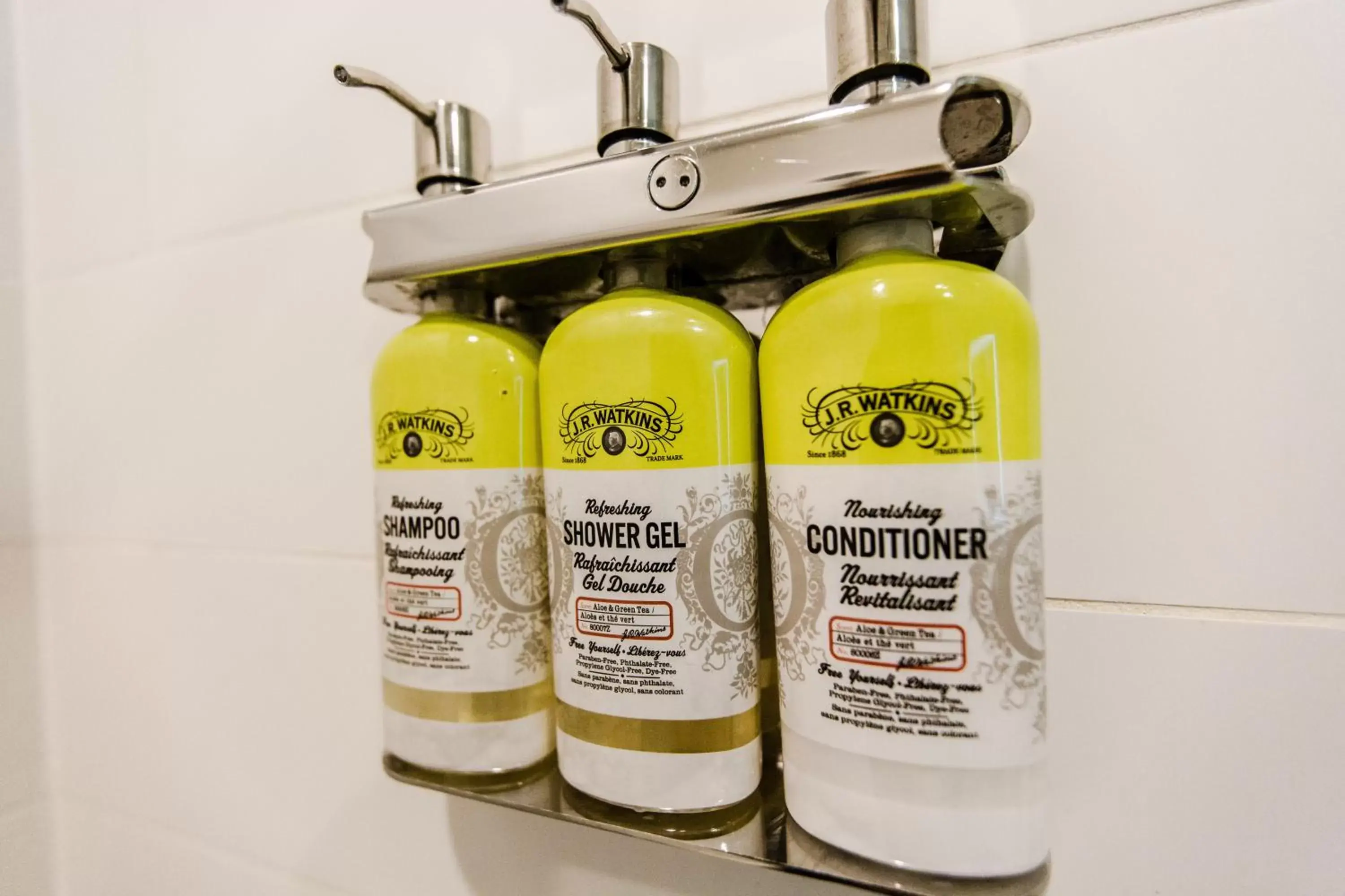 Lobby or reception in Holiday Inn Express & Suites - West Edmonton-Mall Area by IHG Lobby or reception in Holiday Inn Express & Suites - West Edmonton-Mall Area by IHG