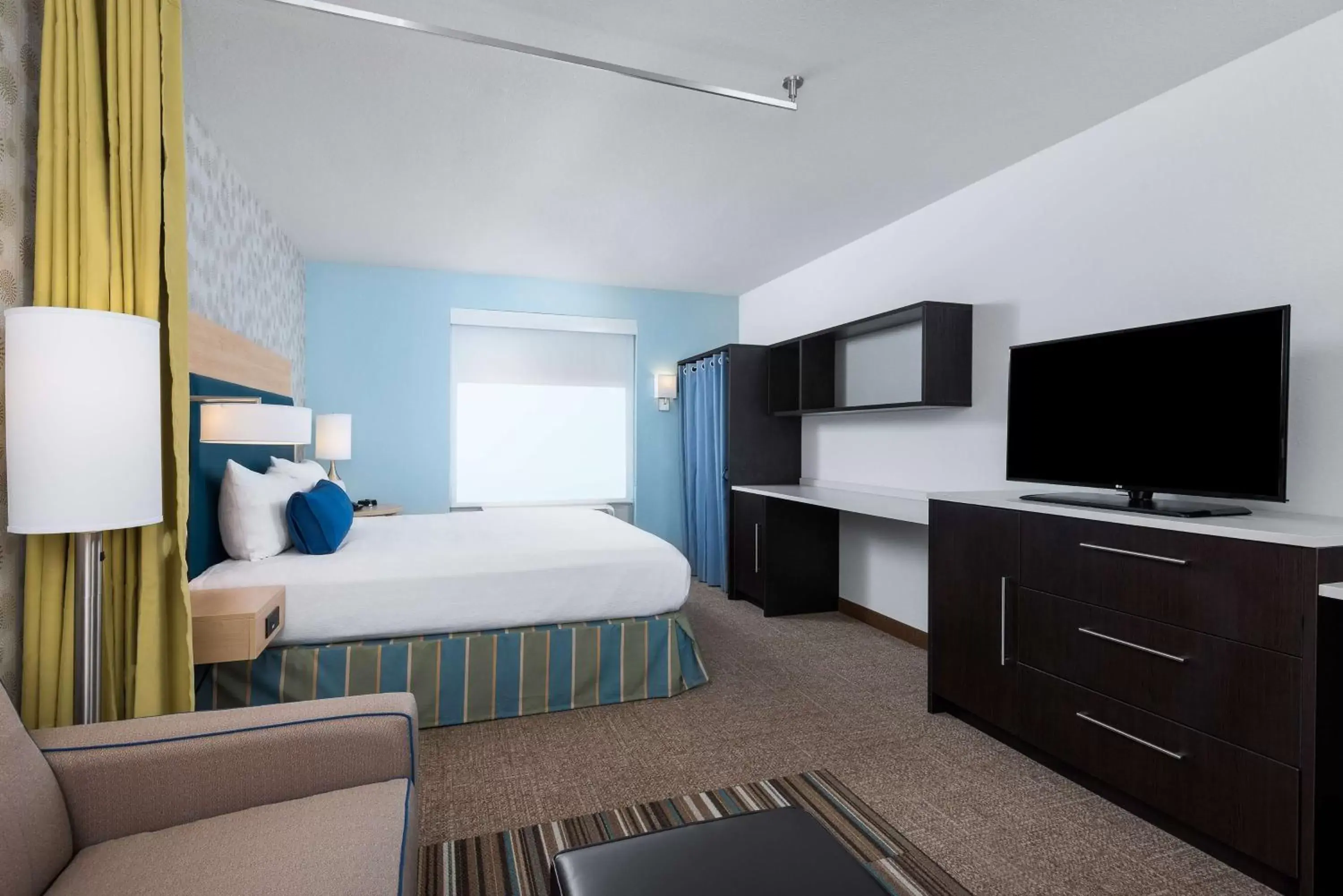 Bedroom, Bed in Home2 Suites By Hilton Ft. Lauderdale Airport-Cruise Port