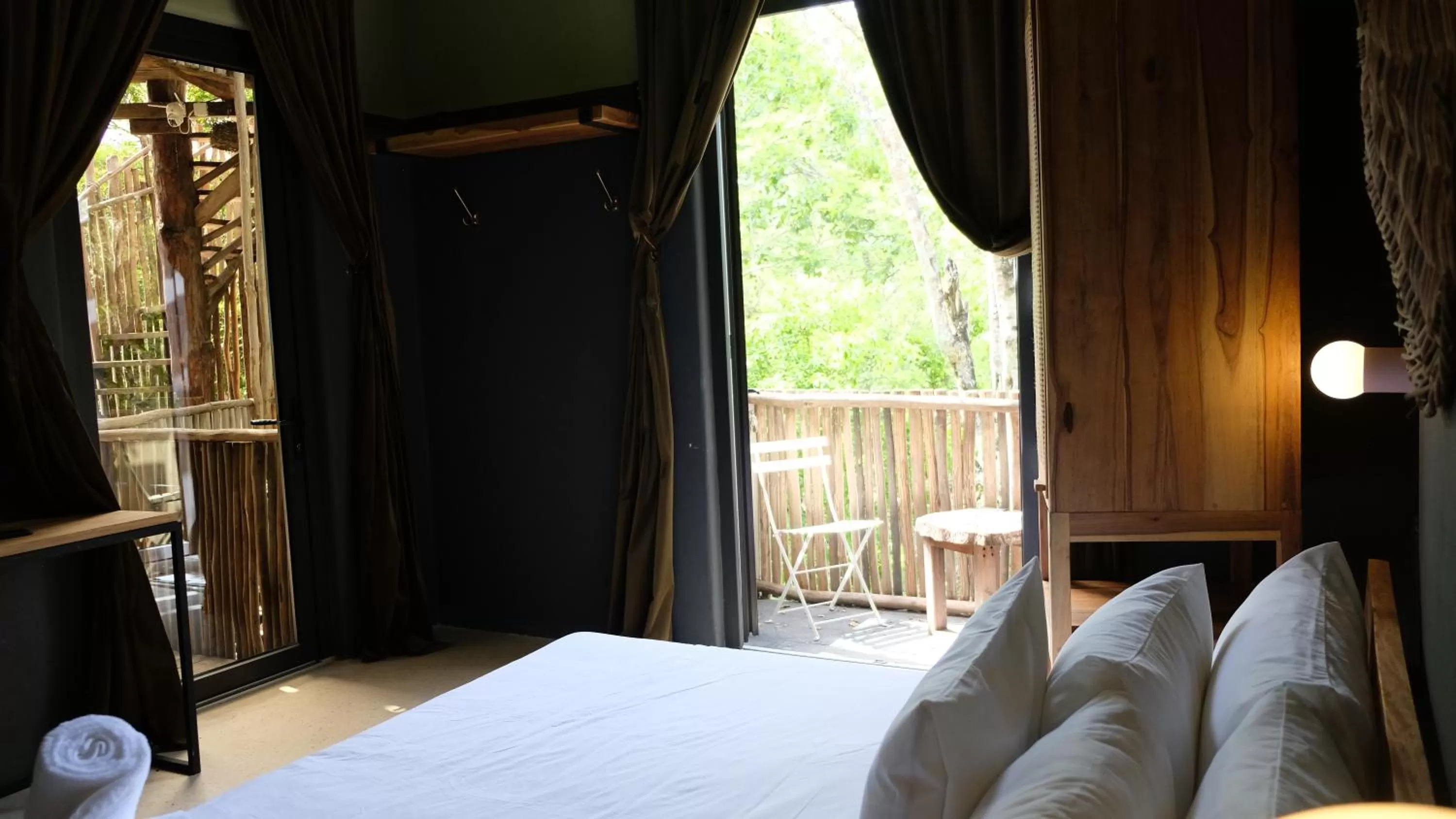 Photo of the whole room, Bed in Loba Tulum Male Only