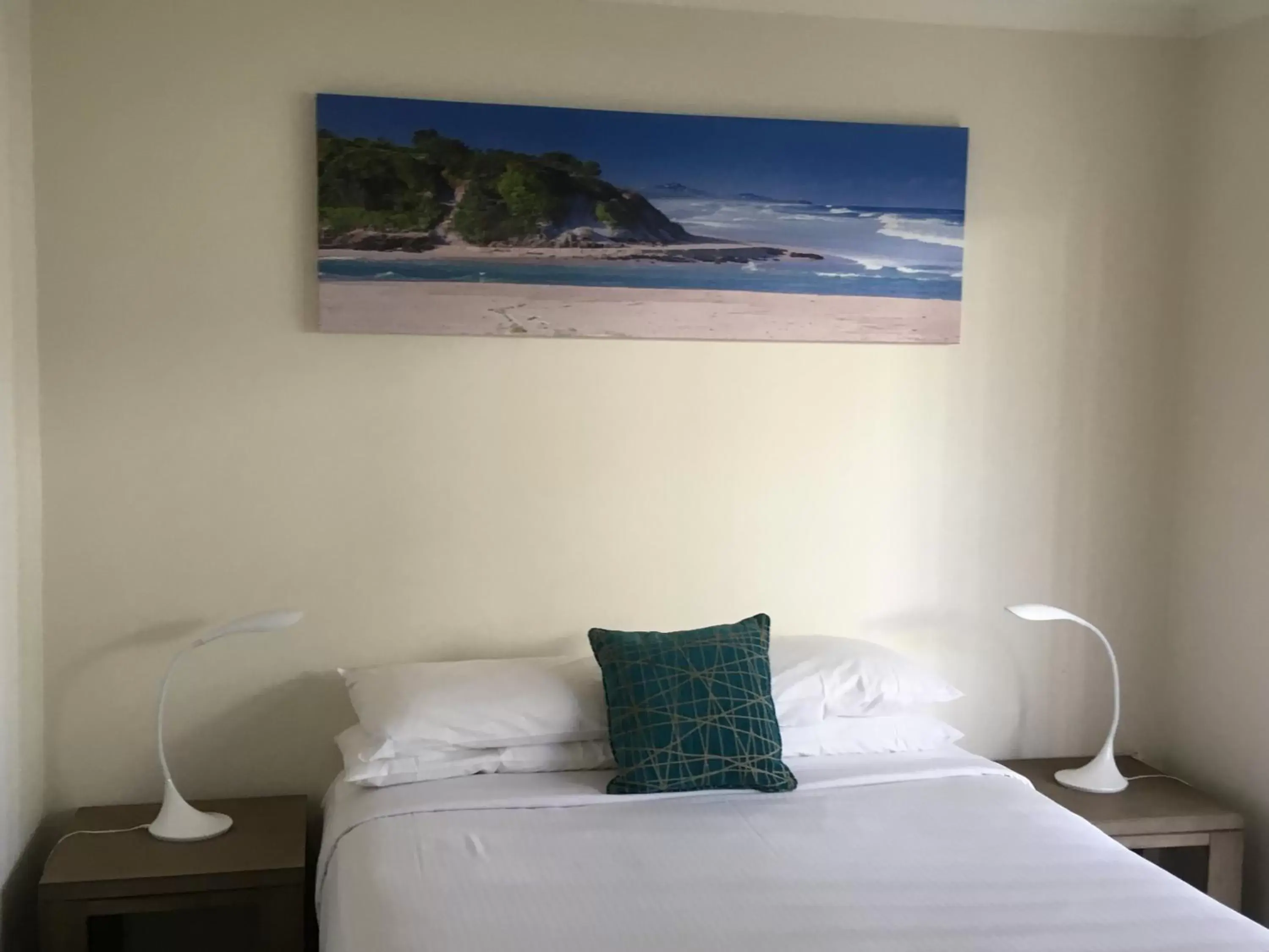 Bed in Town Beach Beachcomber Resort