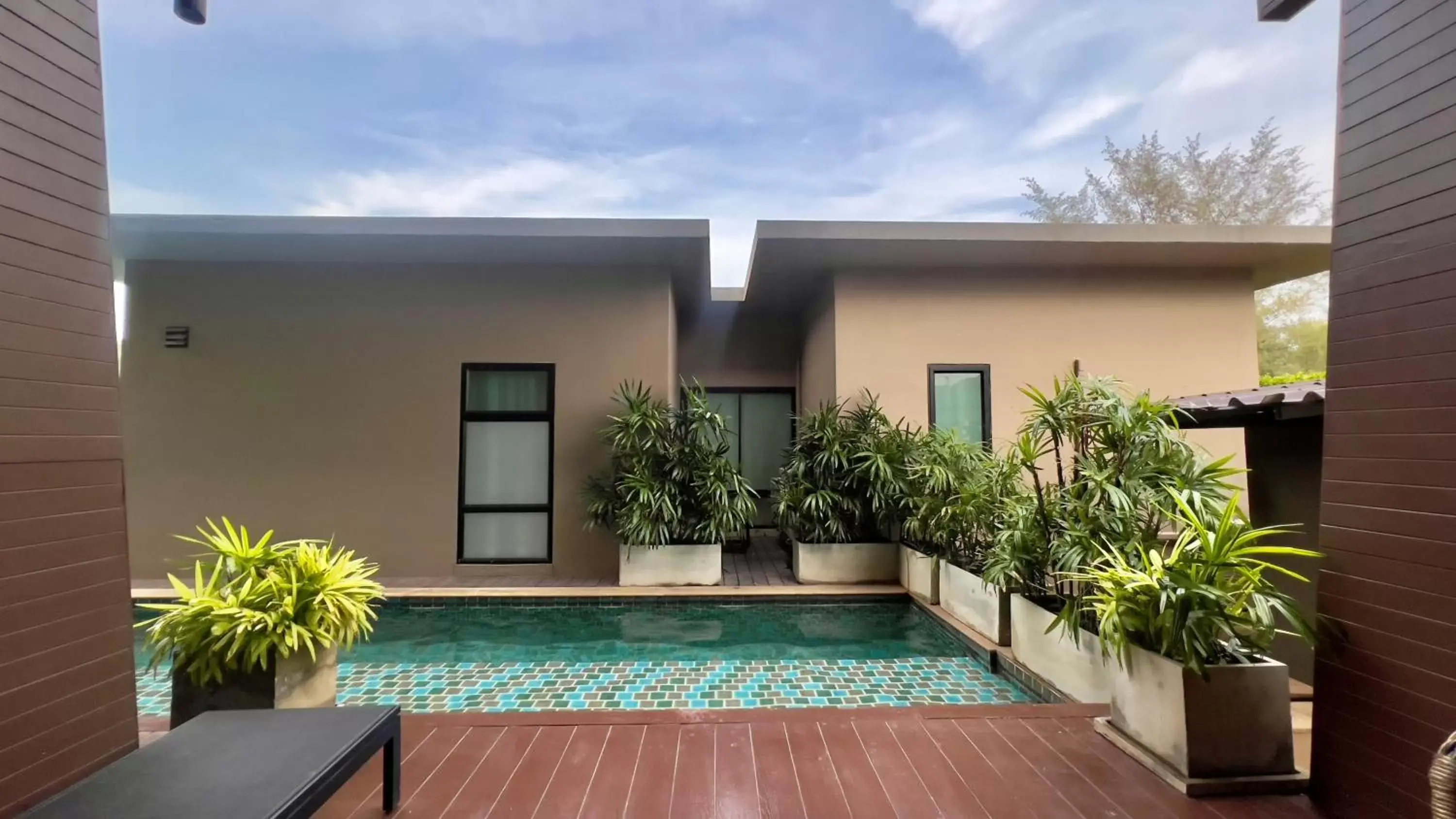 Property building, Swimming Pool in La Isla Pranburi Beach Resort