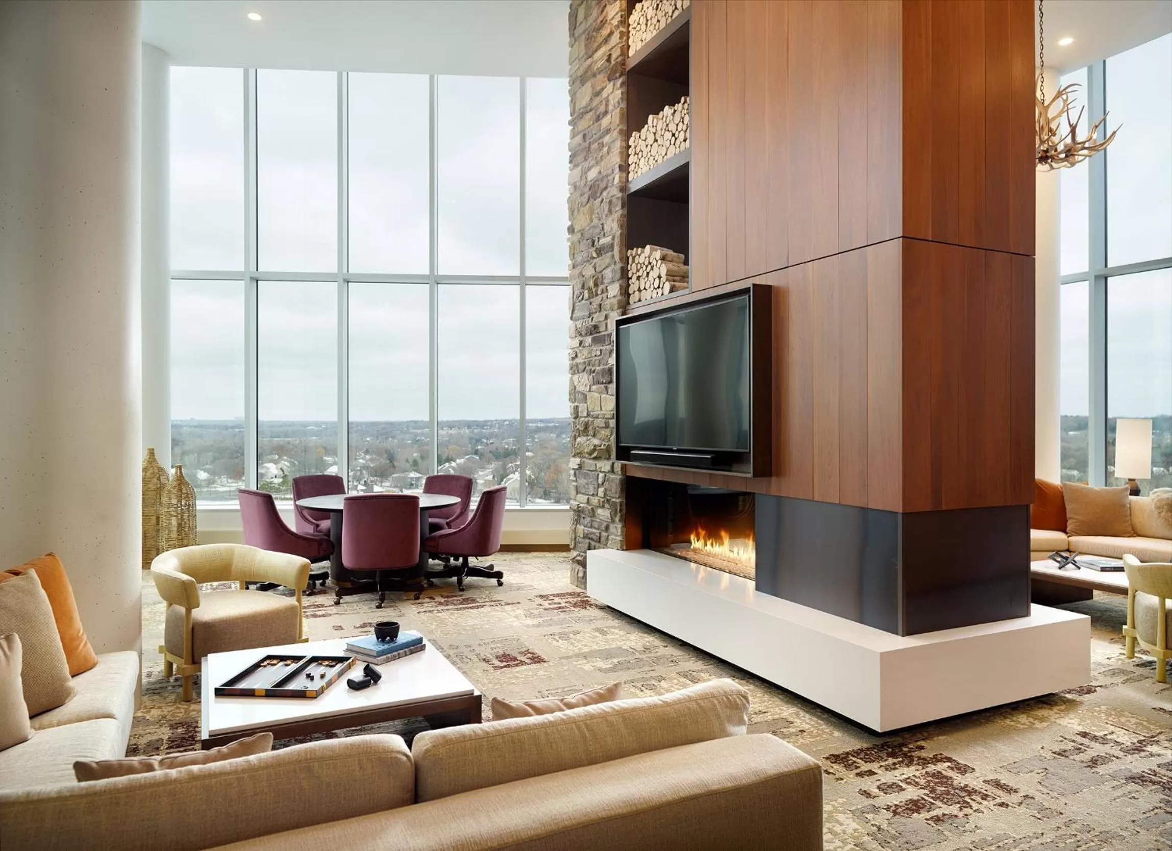 Seating area in Omni Viking Lakes