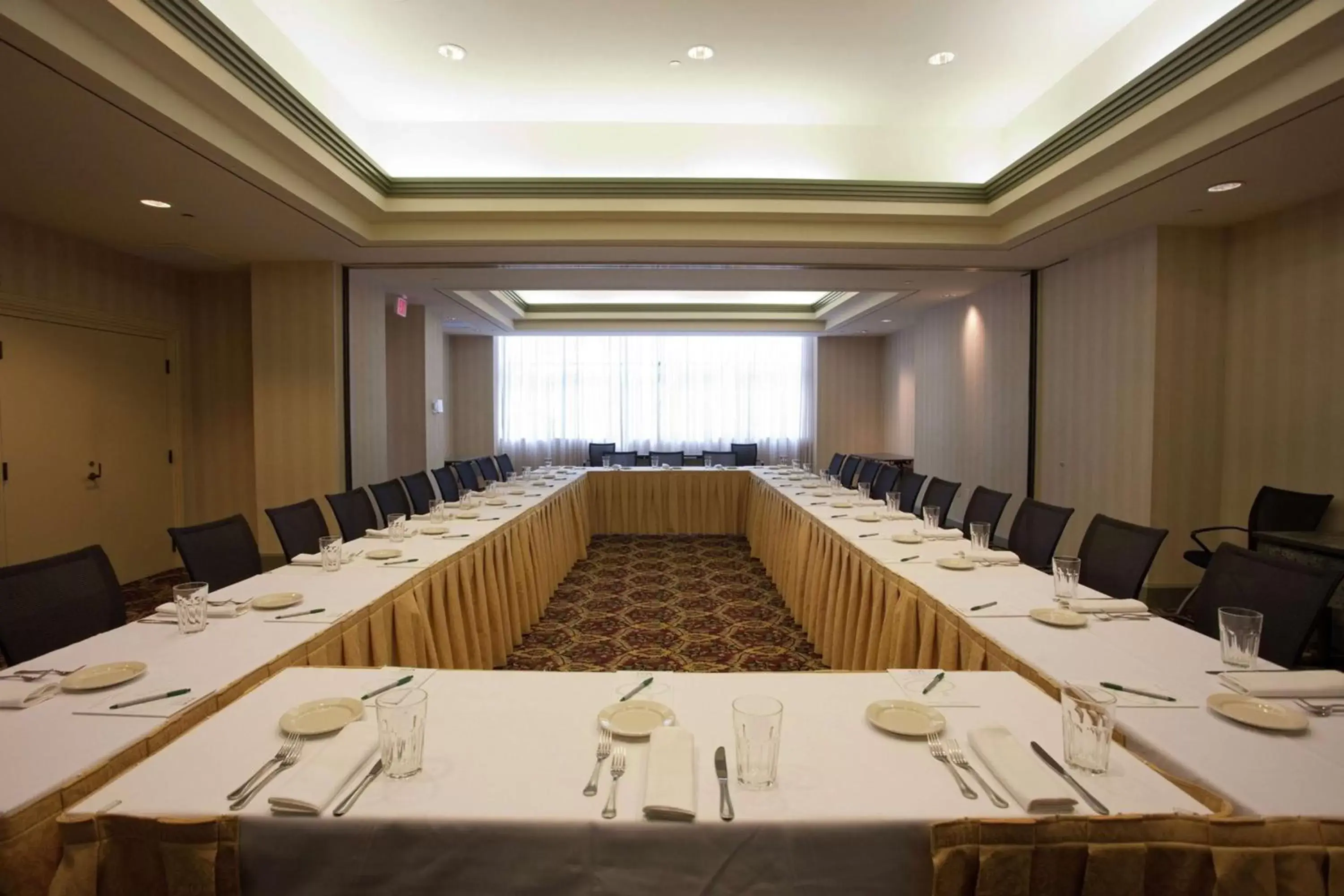 Meeting/conference room in Inn at the Colonnade Baltimore - A DoubleTree by Hilton Hotel