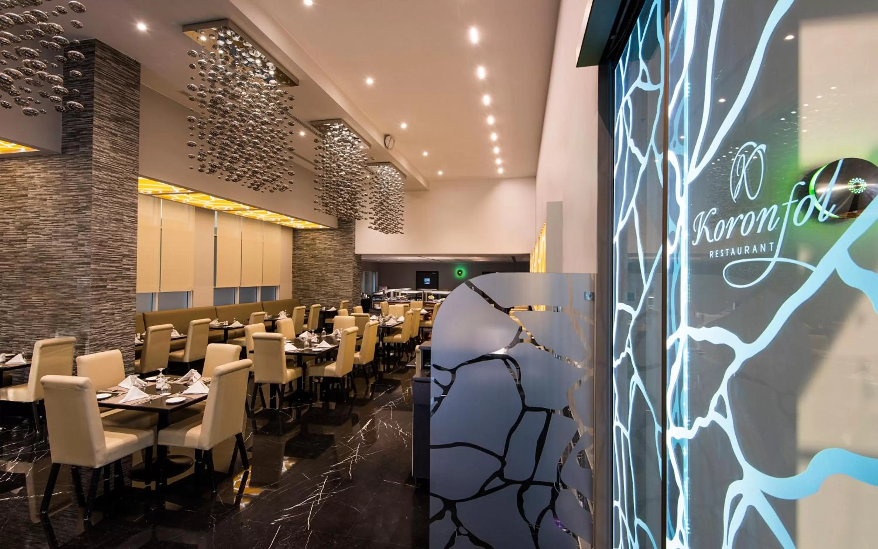 Restaurant/places to eat in Best Western Plus Doha