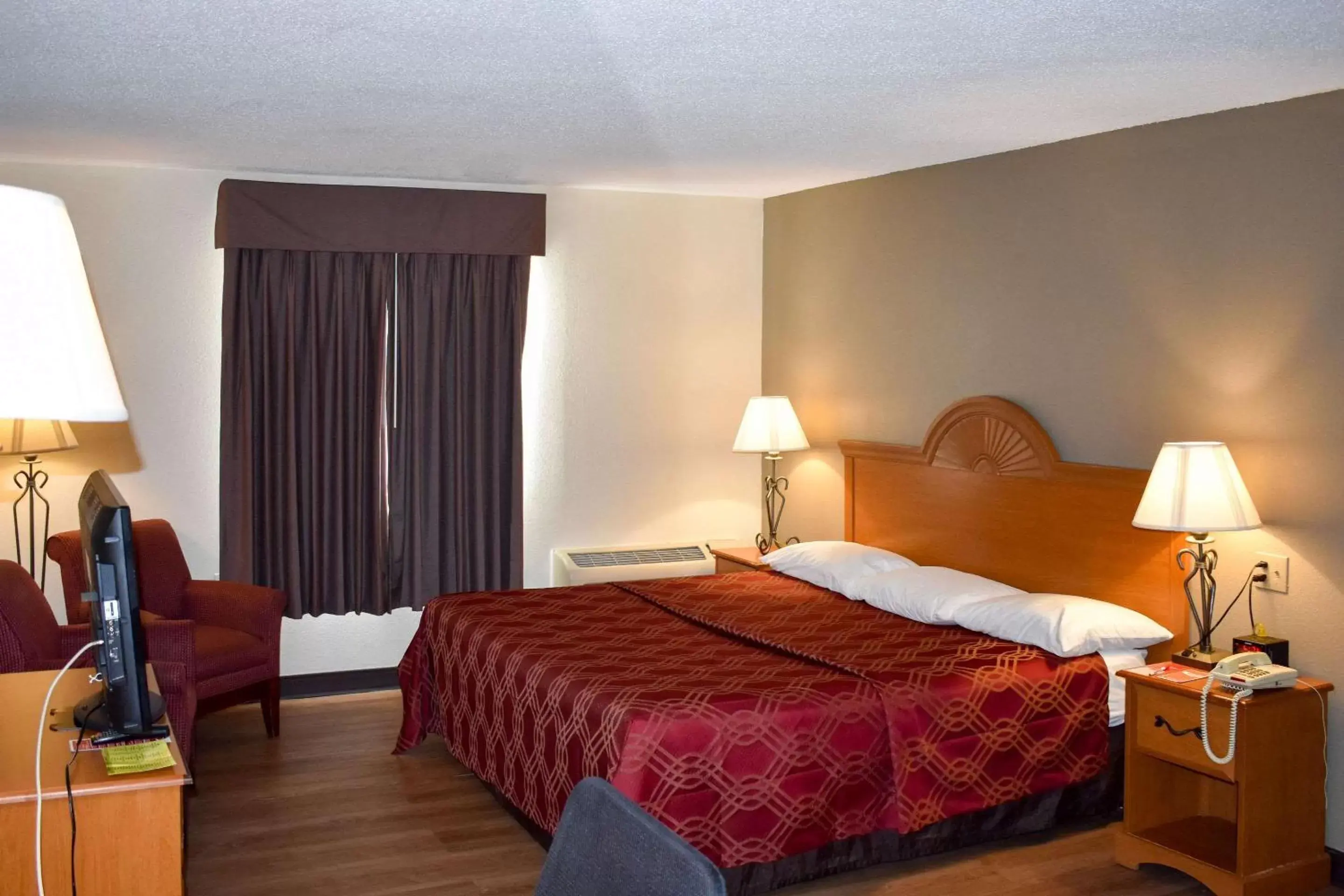 Photo of the whole room, Bed in MHO Hotel Bordentown