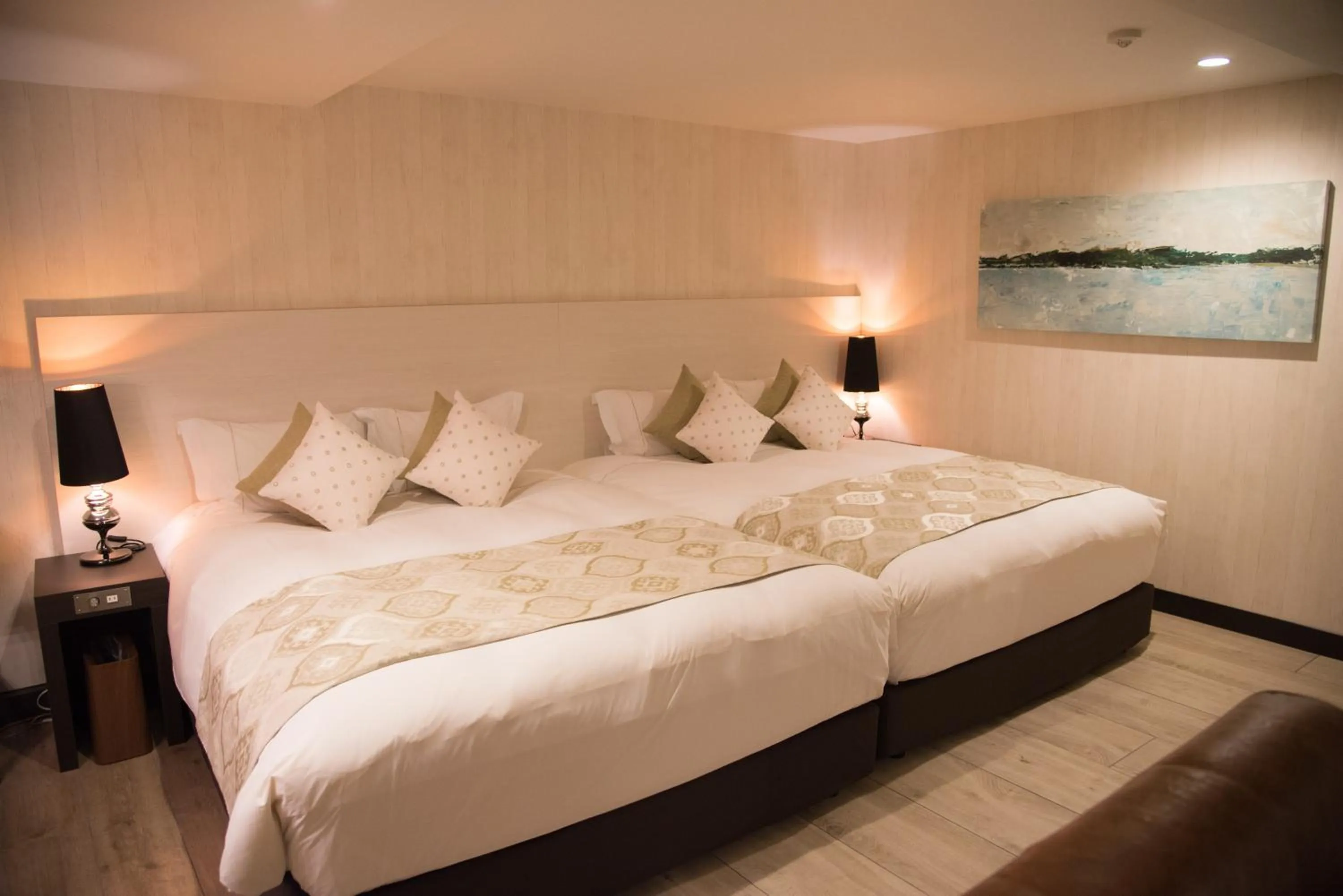 Photo of the whole room, Bed in The Centurion Classic Akasaka