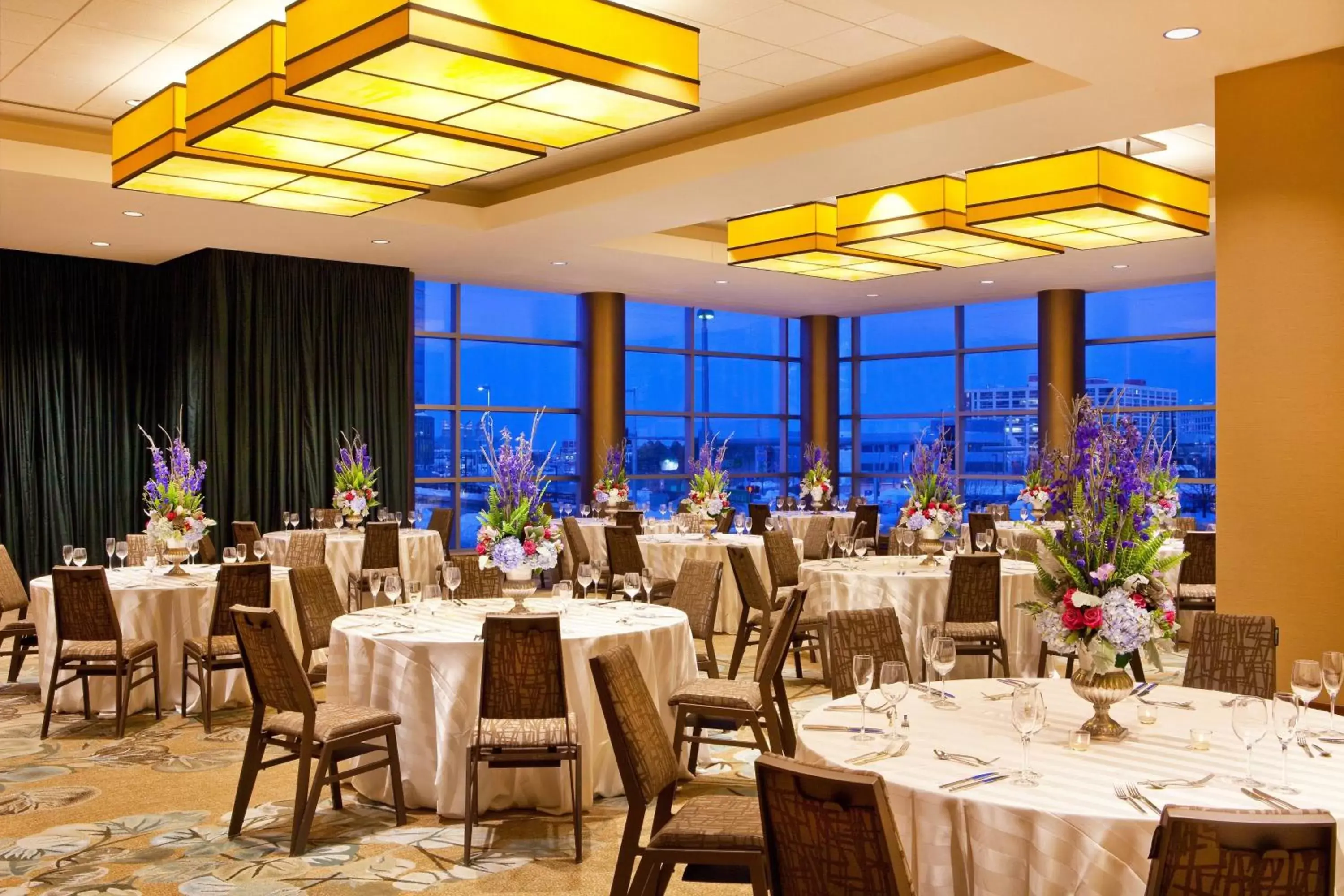 Meeting/conference room, Restaurant/Places to Eat in The Westin Boston Seaport District