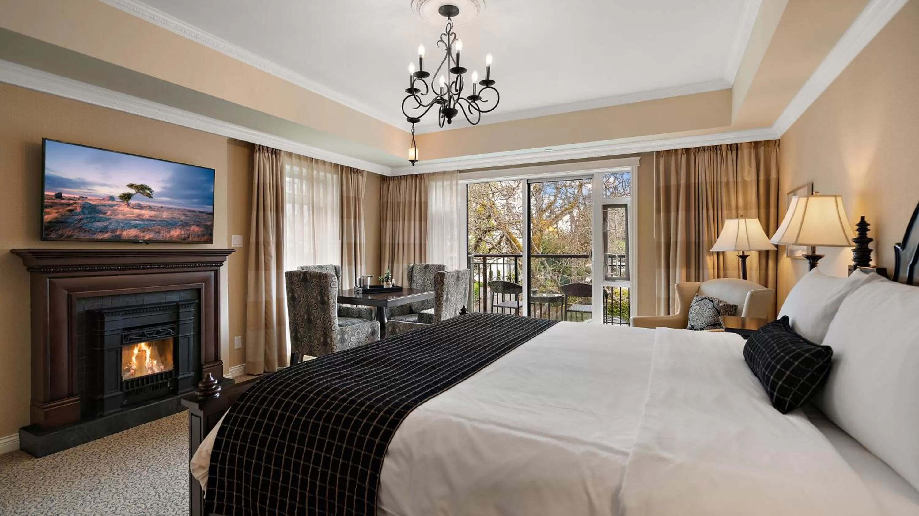 Bed in Oak Bay Beach Hotel