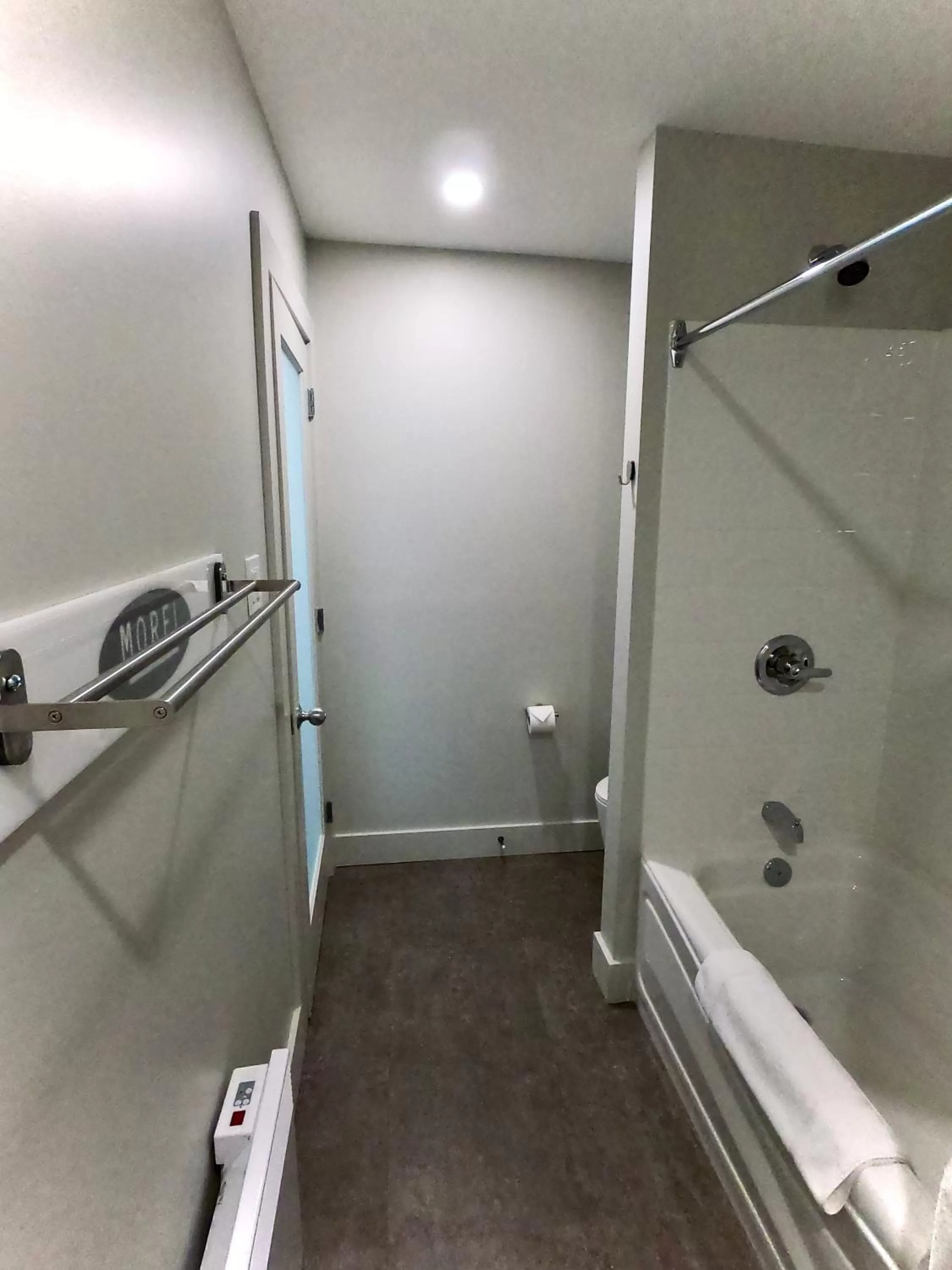 Shower in Morel Executive Suites