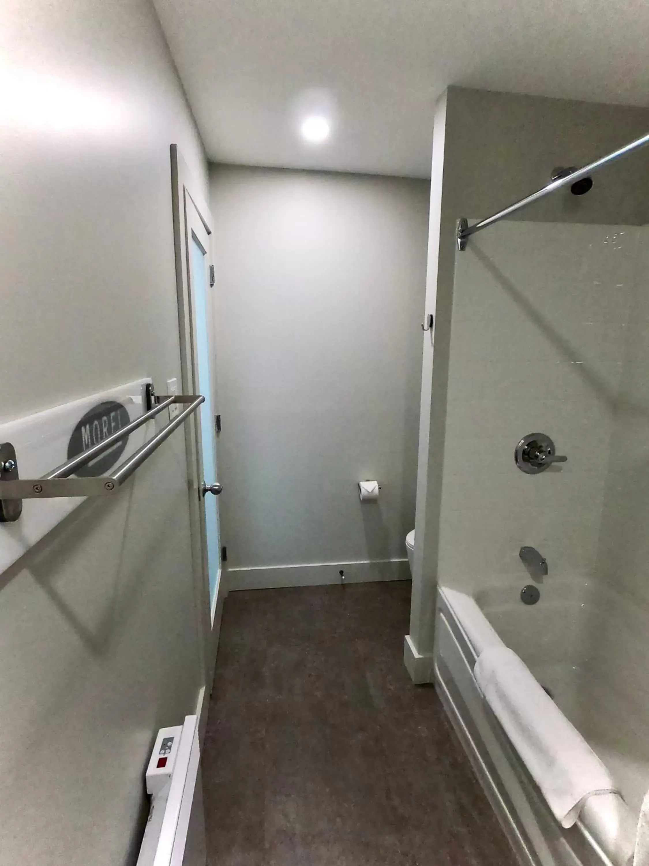 Shower, Bathroom in Morel Executive Suites