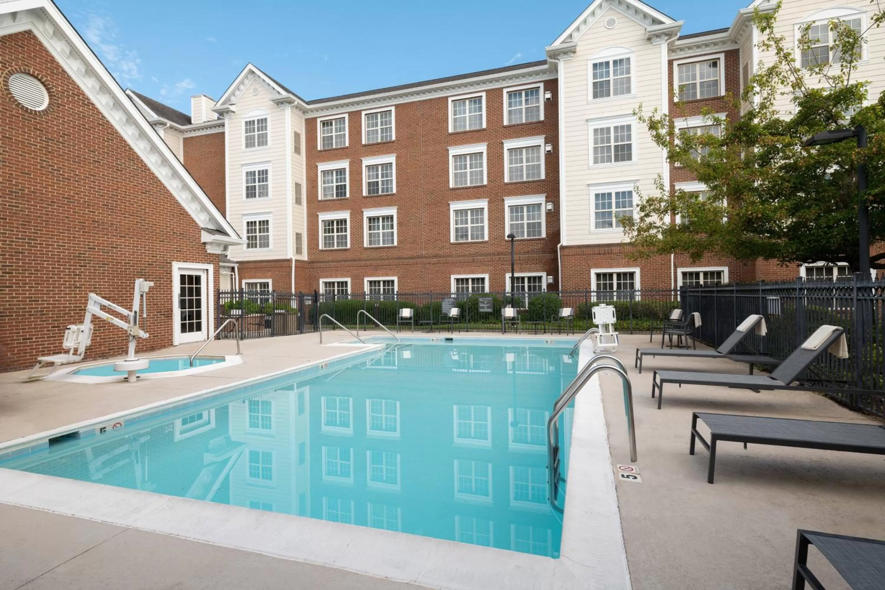 Swimming pool in Residence Inn by Marriott Williamsburg