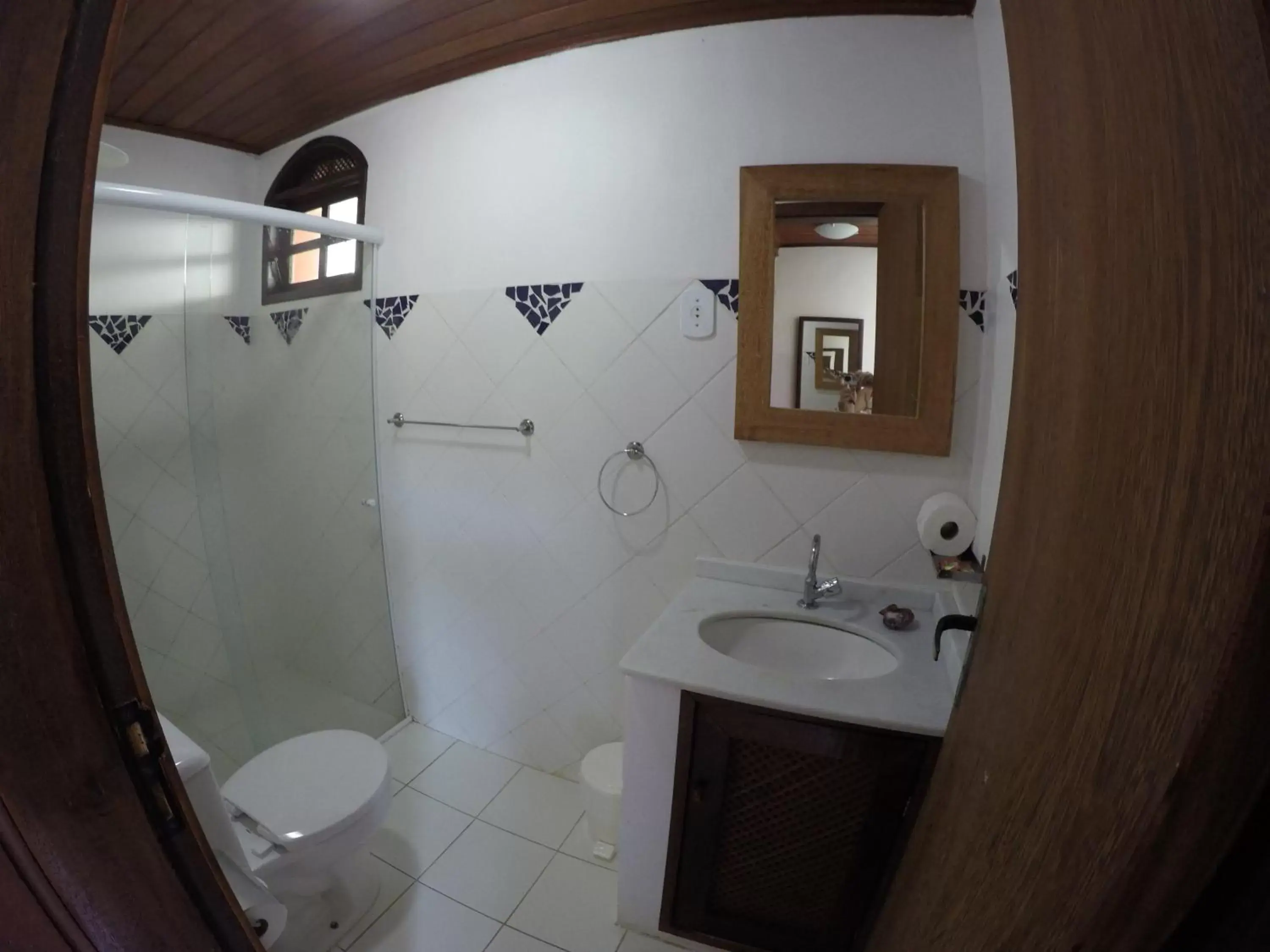 Toilet, Bathroom in Pousada Casa Cactus Búzios