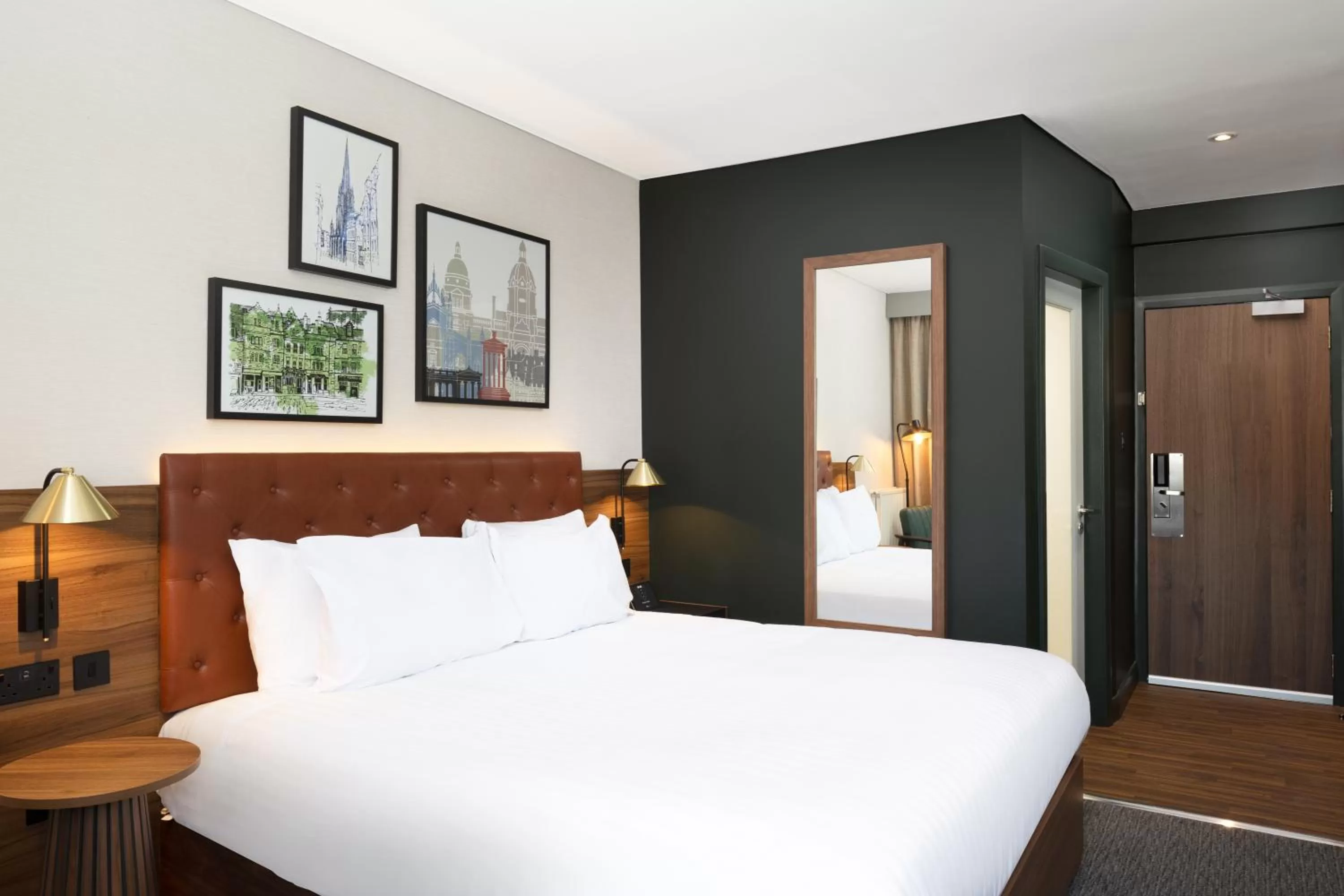 Bed in Four Points by Sheraton Edinburgh