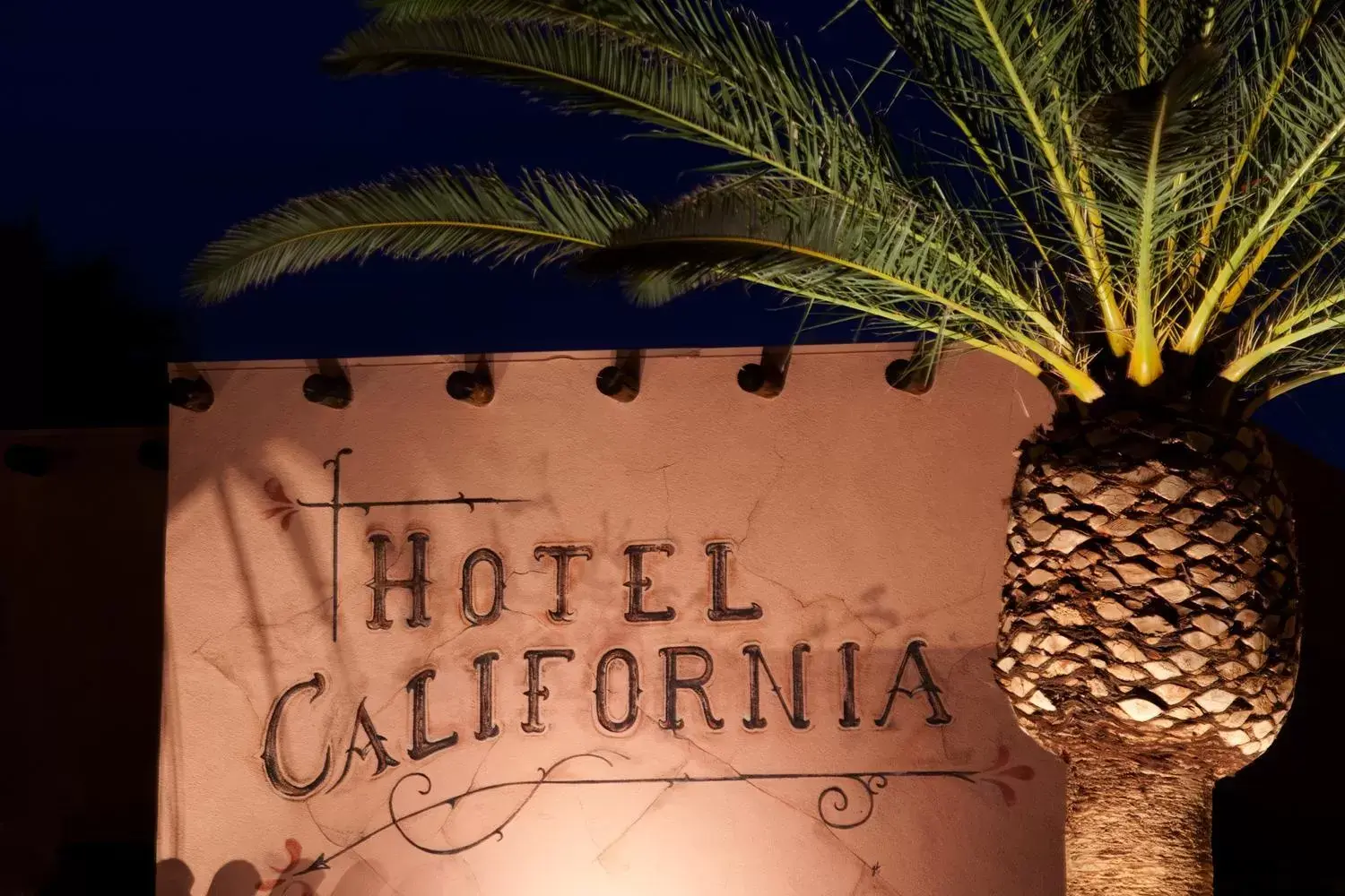 Property Logo/Sign in Hotel California