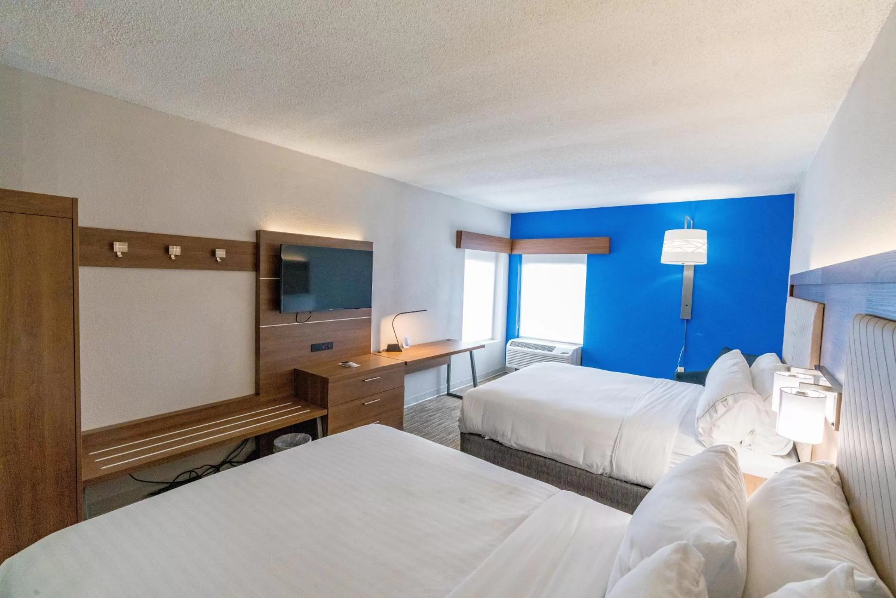 Photo of the whole room, Bed in Holiday Inn Express Hotel & Suites Nashville Brentwood 65S