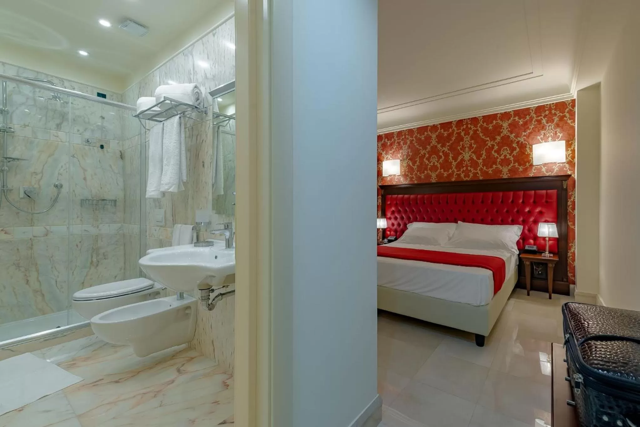 Photo of the whole room, Bed in La Paloma Blanca Hotel