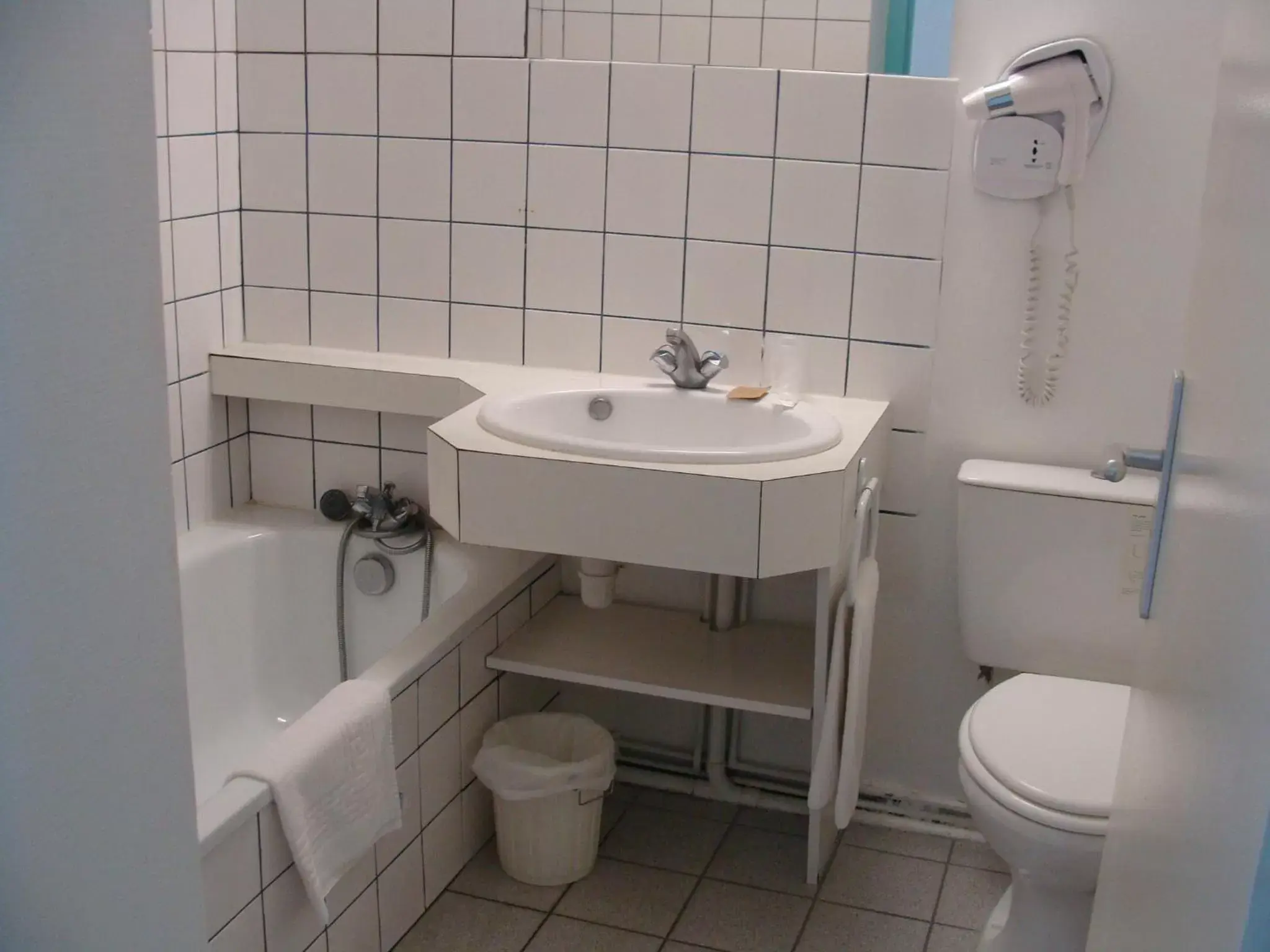Toilet, Bathroom in HOTEL RESTAURANT CIRIUS