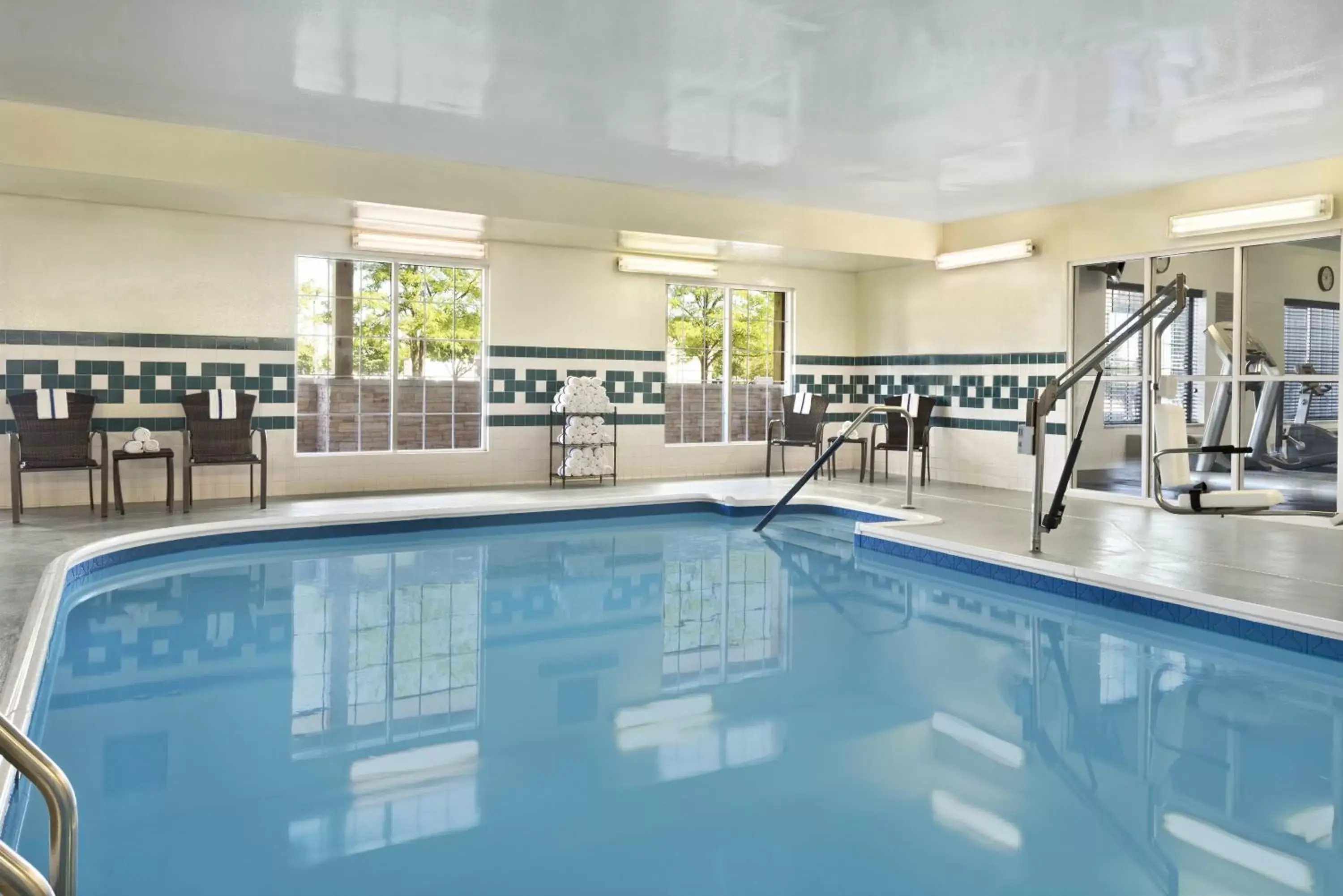 Swimming Pool in Country Inn & Suites by Radisson, Romeoville, IL