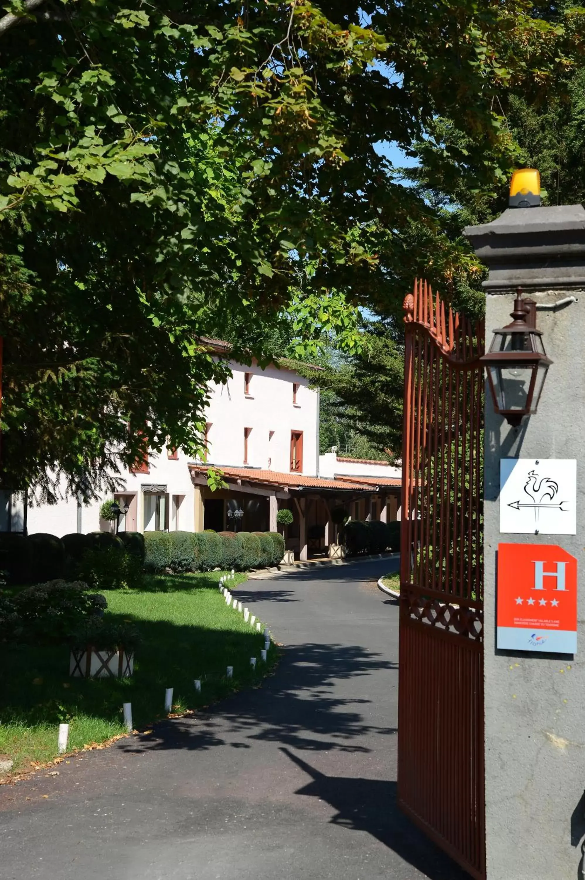 Facade/entrance in Clos St Eloi, The Originals Relais (Relais du Silence) Facade/entrance in Clos St Eloi, The Originals Relais (Relais du Silence)