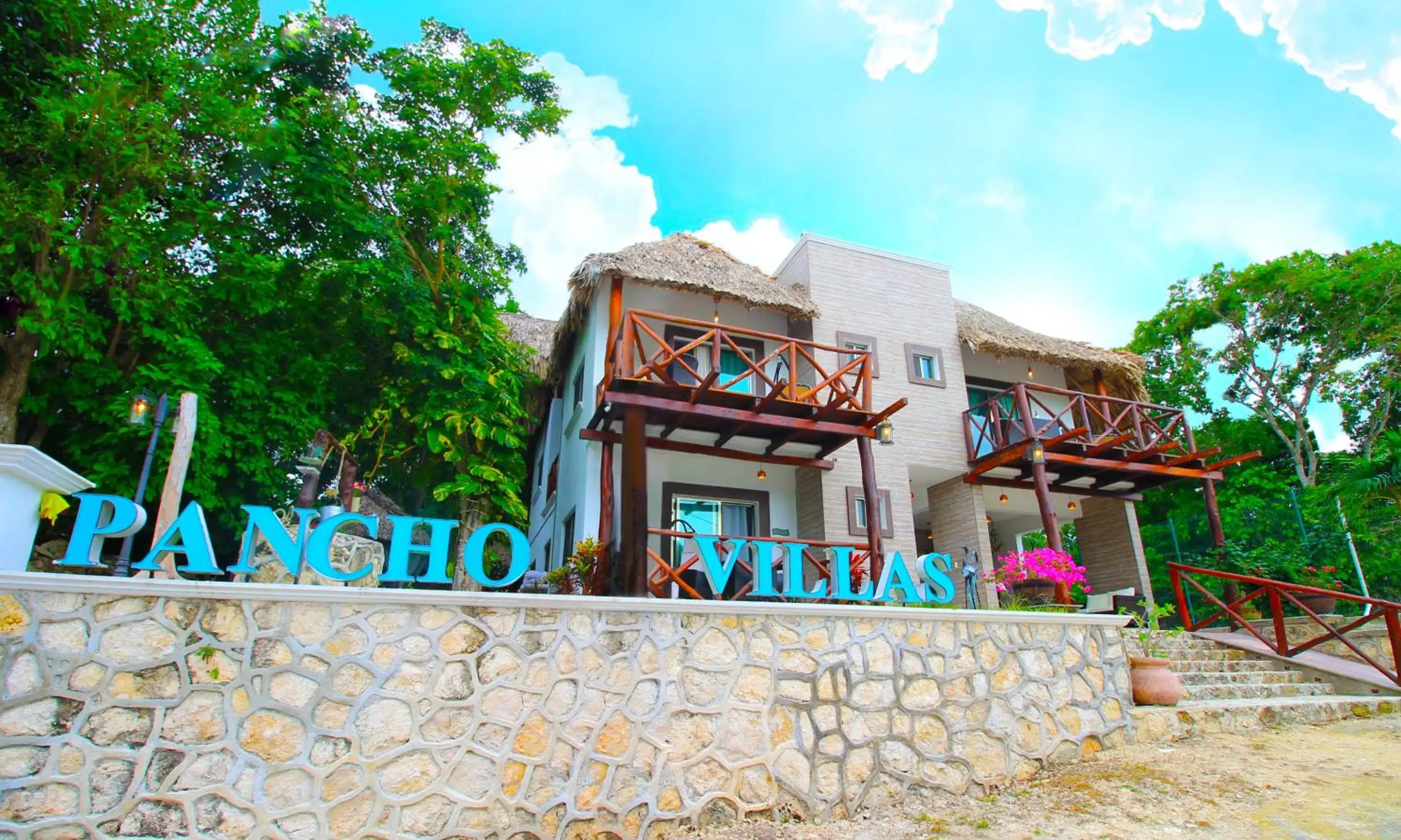 Property building in Hotel Pancho Villas Bacalar Vista a Laguna