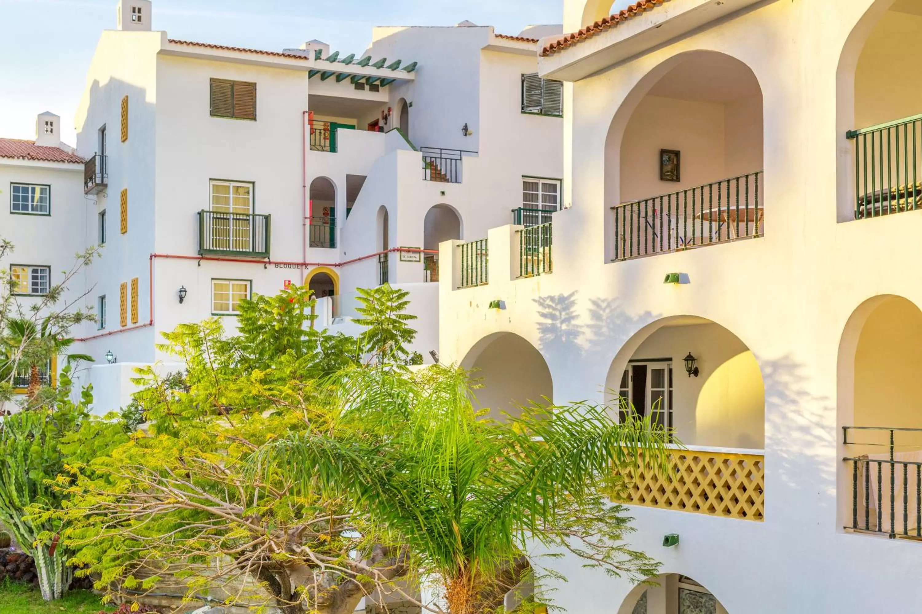 Property building in Sunset Harbour Club