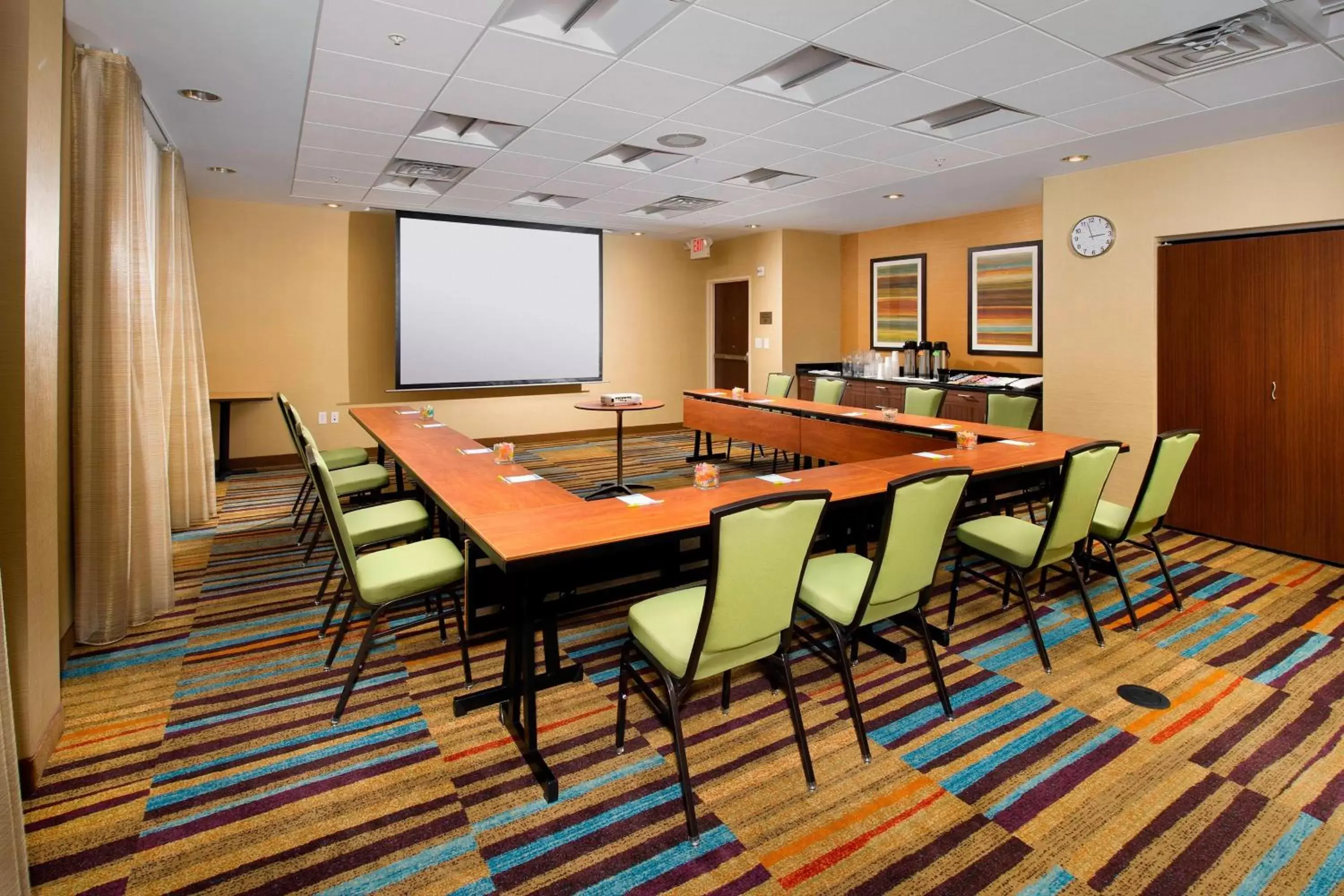 Meeting/conference room in Fairfield Inn & Suites by Marriott Arundel Mills BWI Airport
