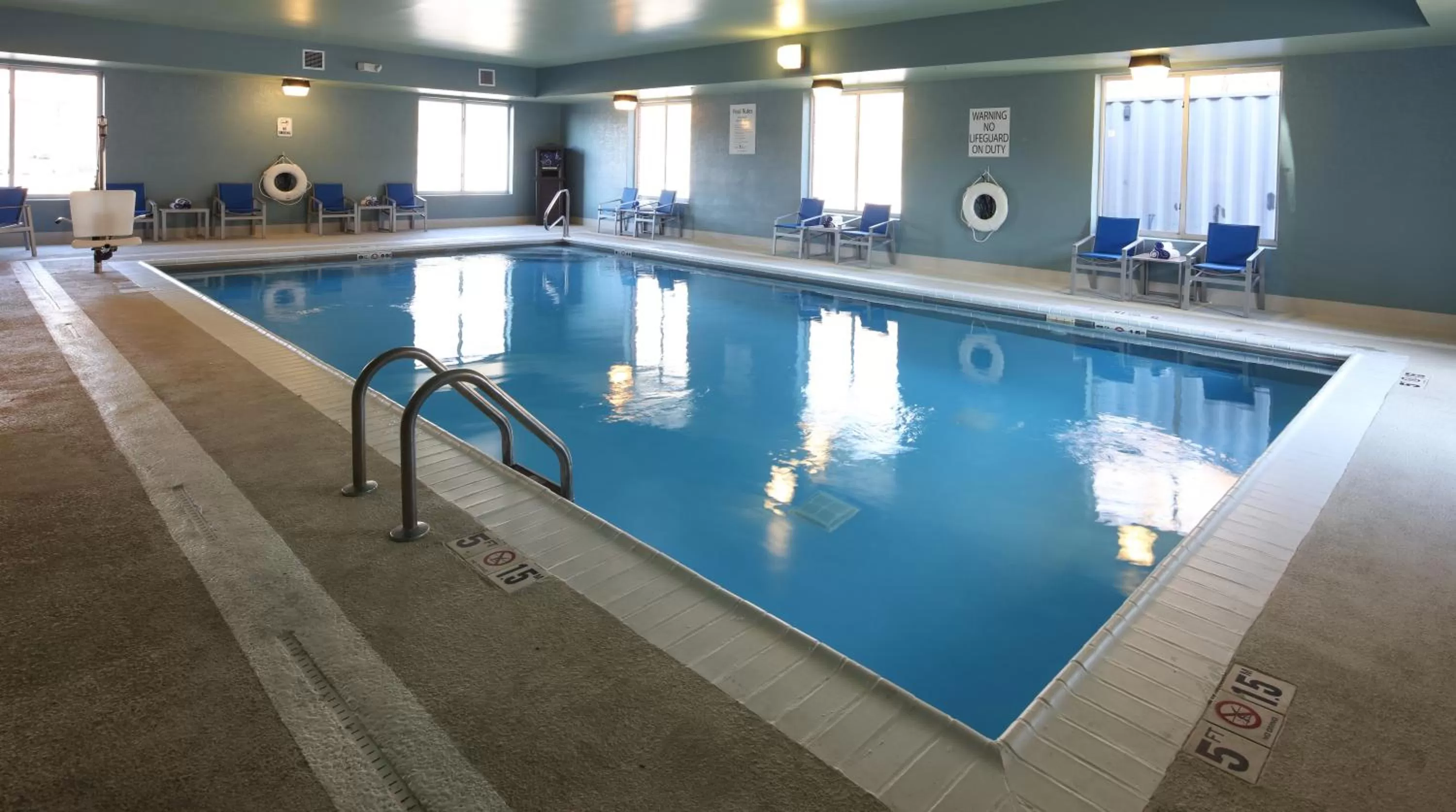Swimming pool in Holiday Inn Express Hotel & Suites Cincinnati Southeast Newport, an IHG Hotel