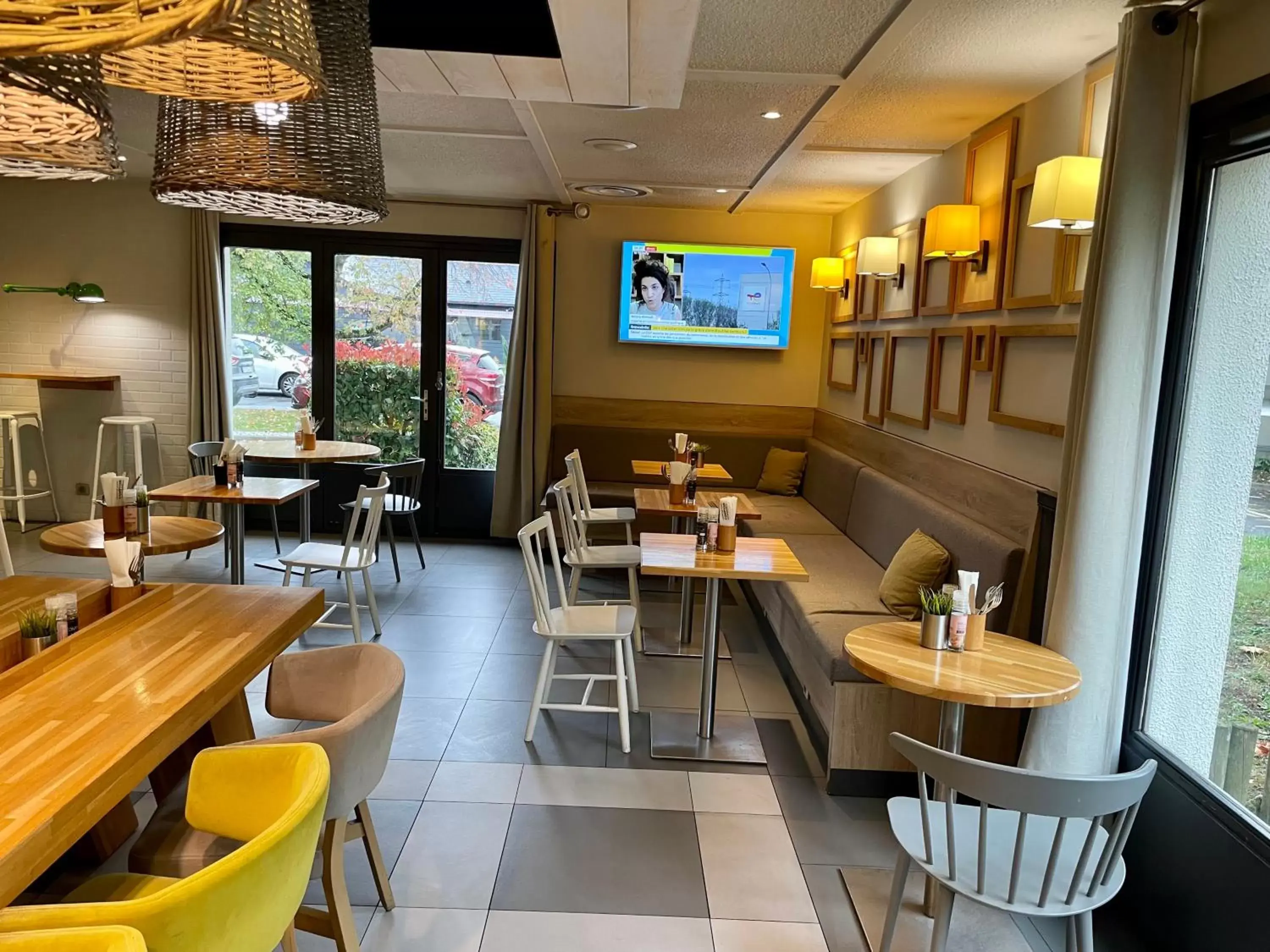 Restaurant/places to eat in Campanile Villepinte - Parc des Expositions Restaurant/places to eat in Campanile Villepinte - Parc des Expositions