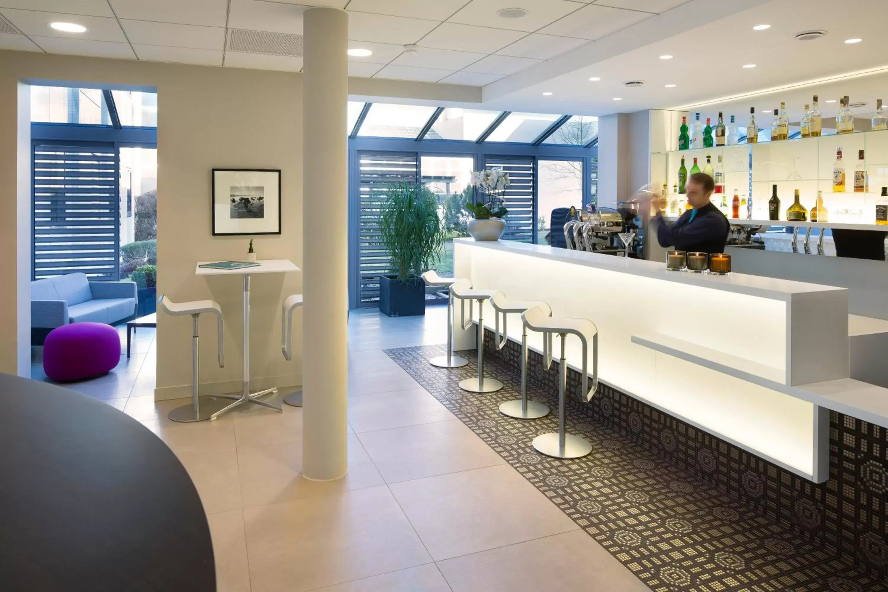 Lounge or bar in Oceania Rennes