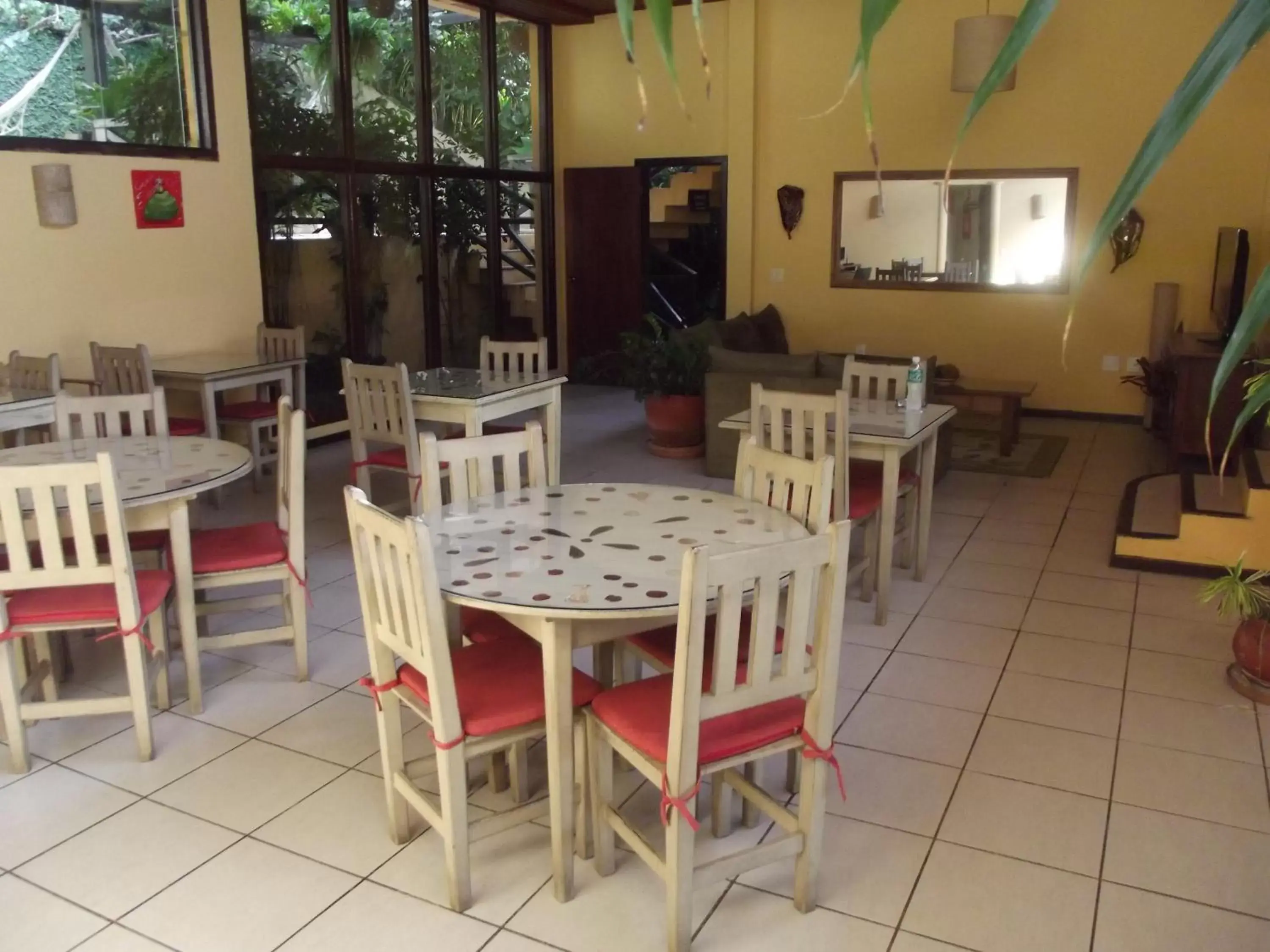 Restaurant/Places to Eat in Pousada Amancay