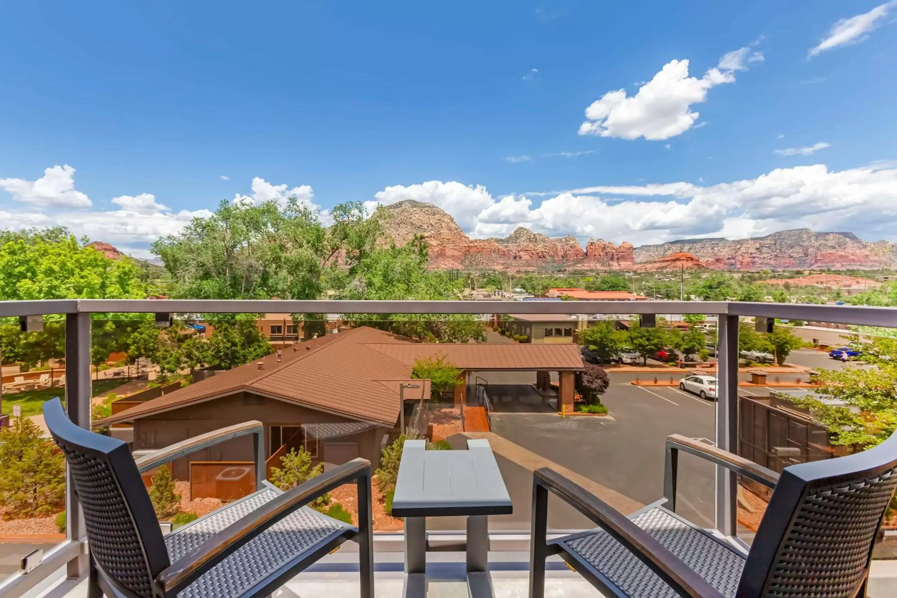 Bedroom, Balcony/Terrace in Aiden by Best Western Sedona