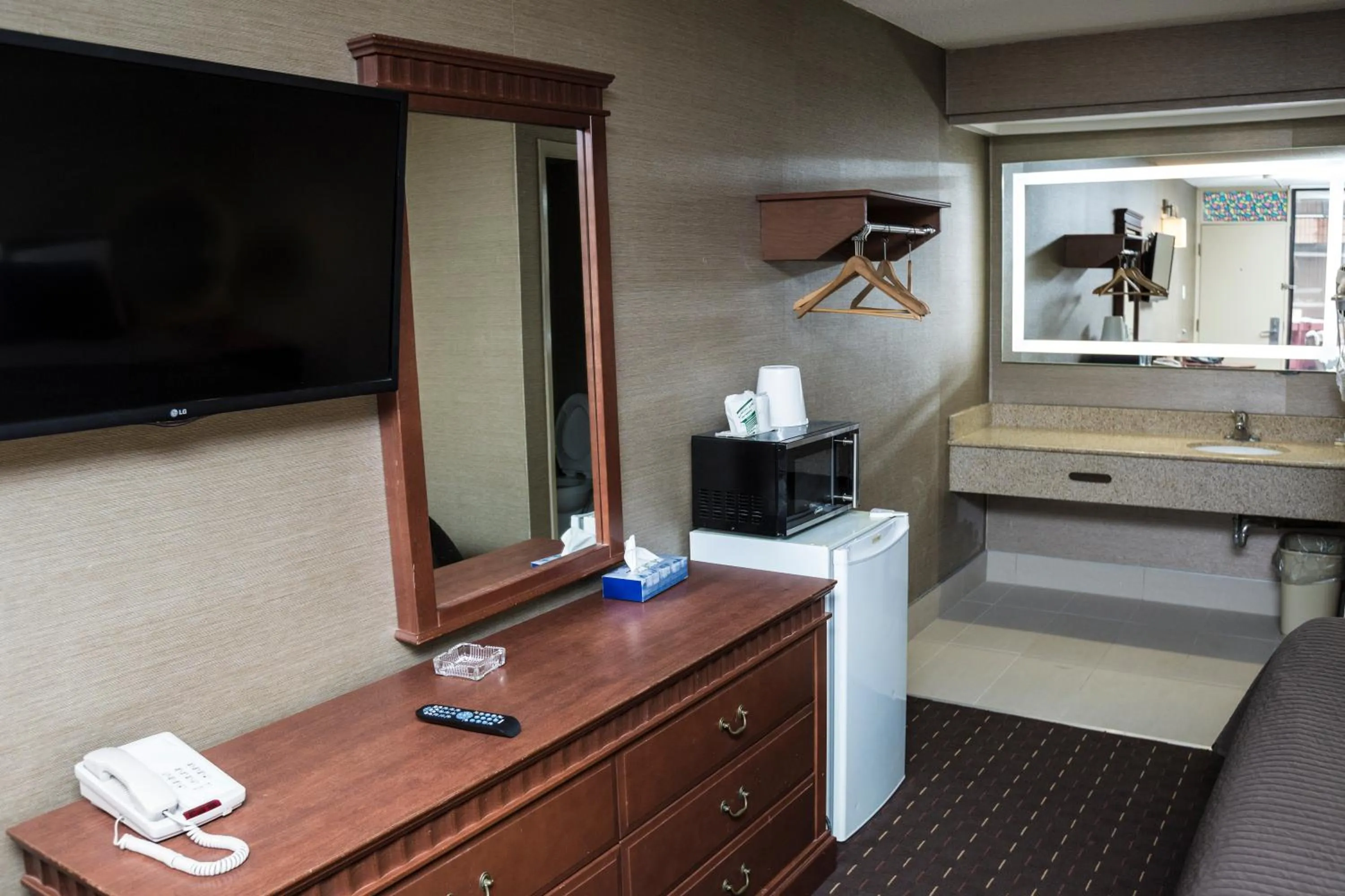 Decorative detail in Mississauga Gate Inn