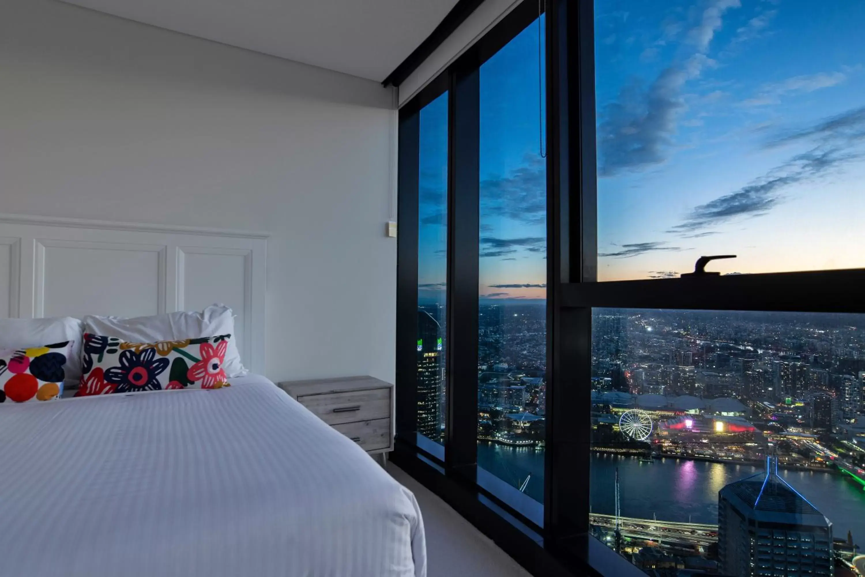 Bedroom in Brisbane Skytower by CLLIX